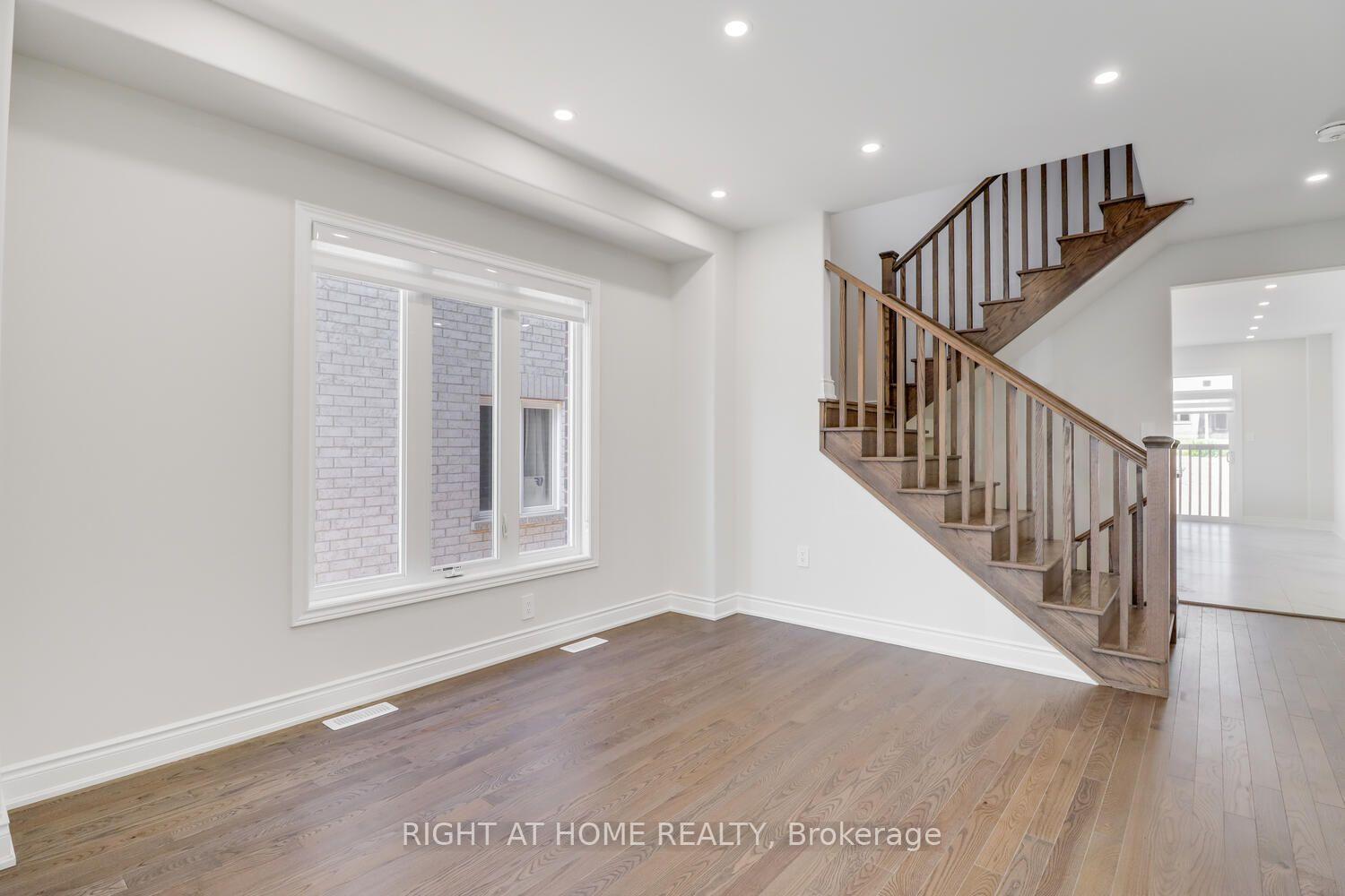 Photo 4 of 2984 Monarch Drive, Orillia — HOMEH