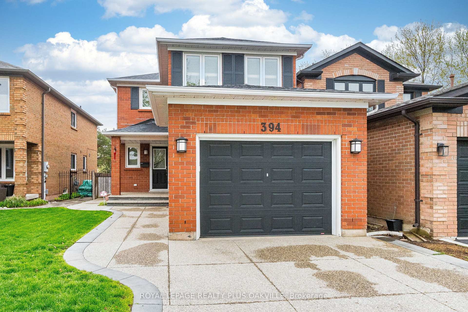 Photo 2 of 394 Maidstone Crescent, Oakville, Glen Abbey — HOMEH