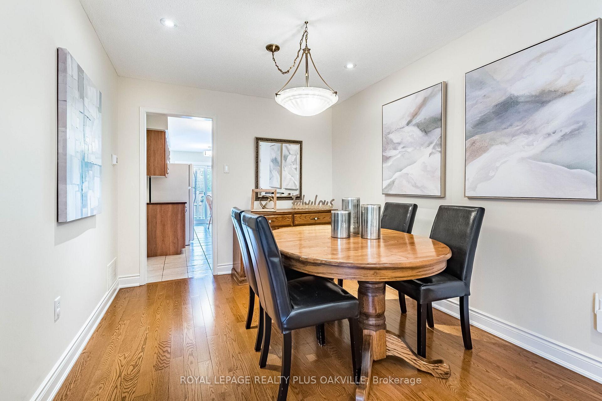 Photo 10 of 394 Maidstone Crescent, Oakville, Glen Abbey — HOMEH
