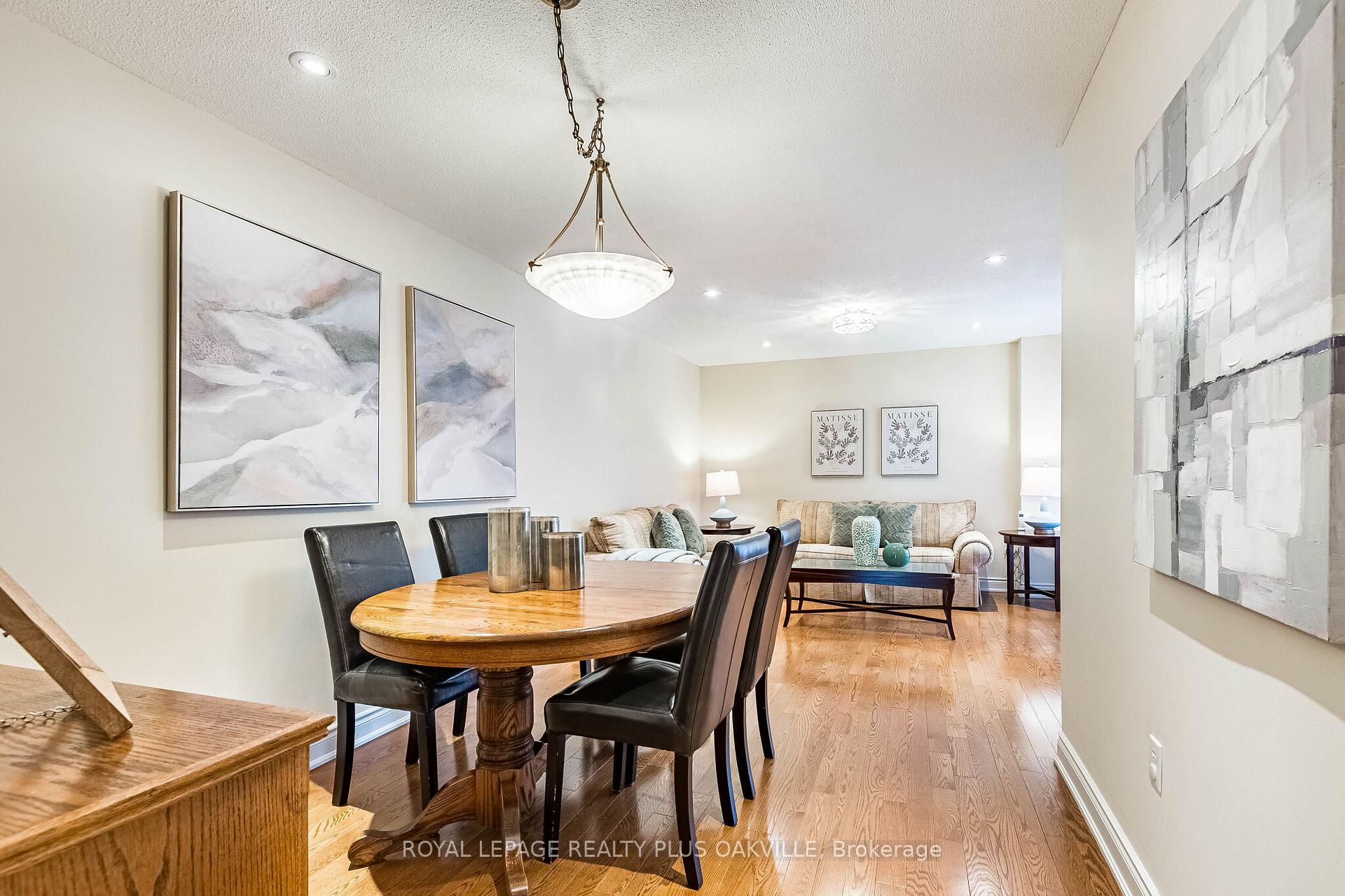 Photo 11 of 394 Maidstone Crescent, Oakville, Glen Abbey — HOMEH