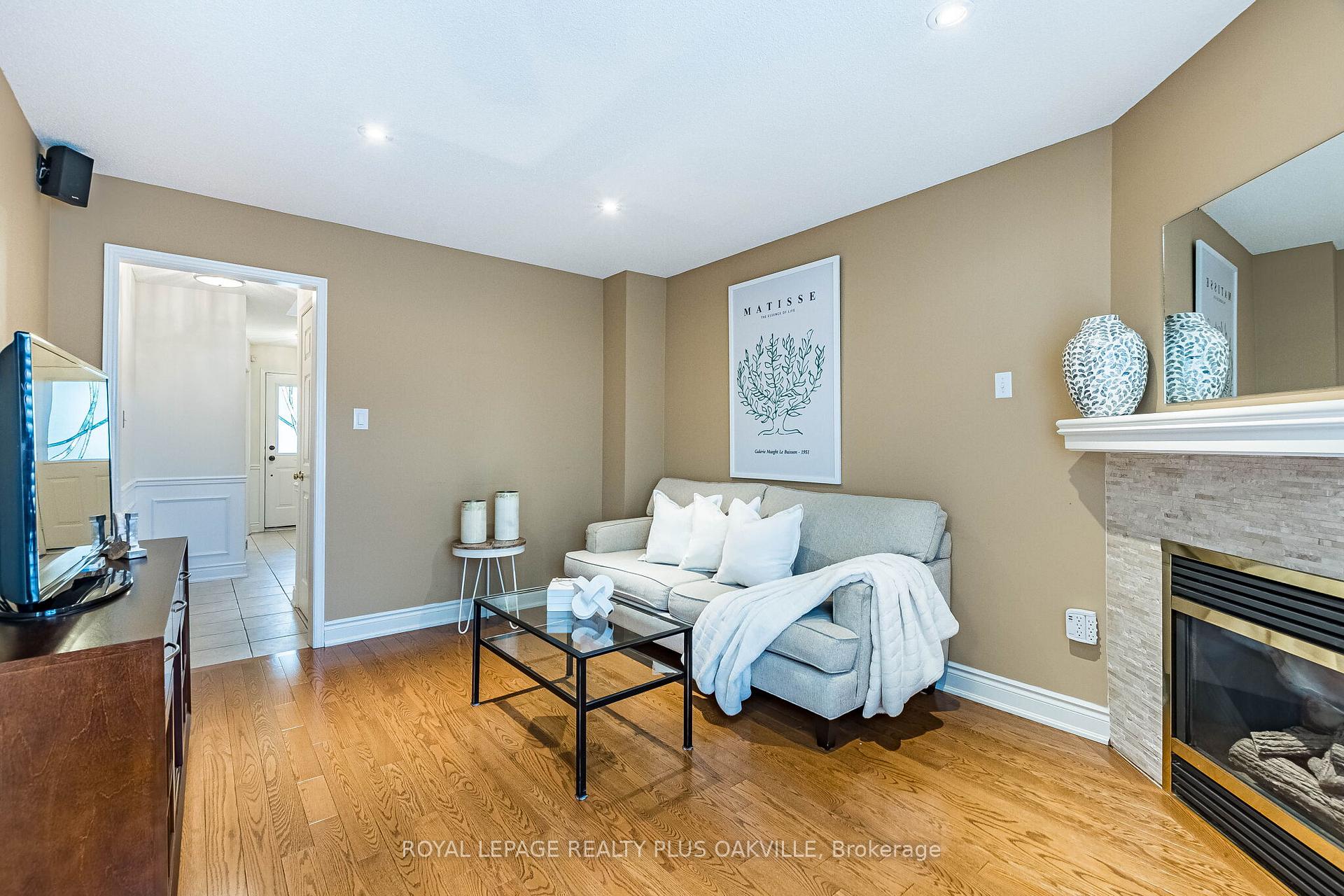 Photo 19 of 394 Maidstone Crescent, Oakville, Glen Abbey — HOMEH