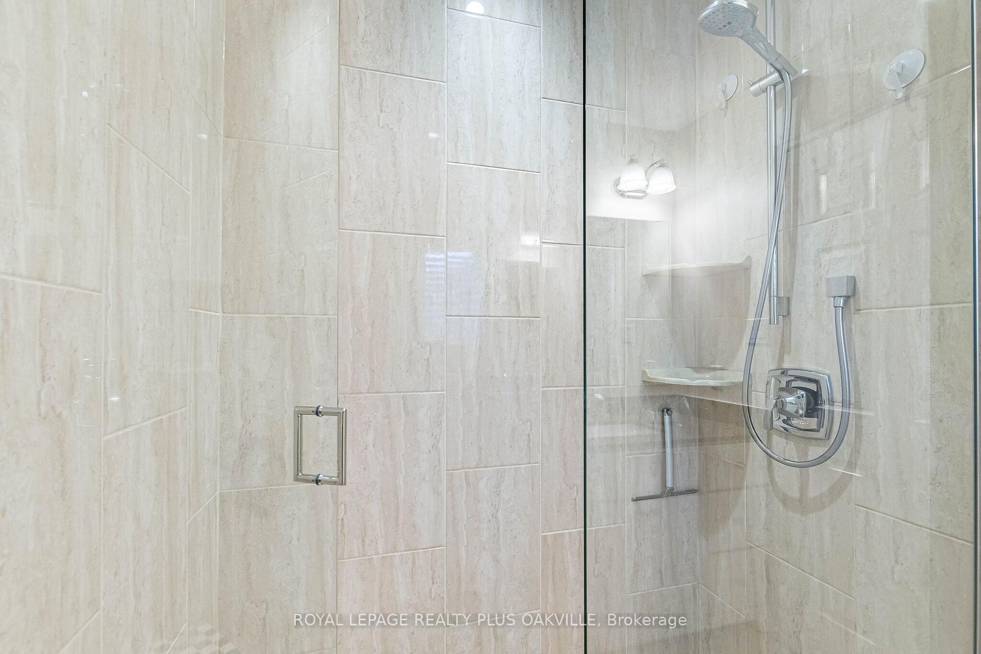 Photo 26 of 394 Maidstone Crescent, Oakville, Glen Abbey — HOMEH