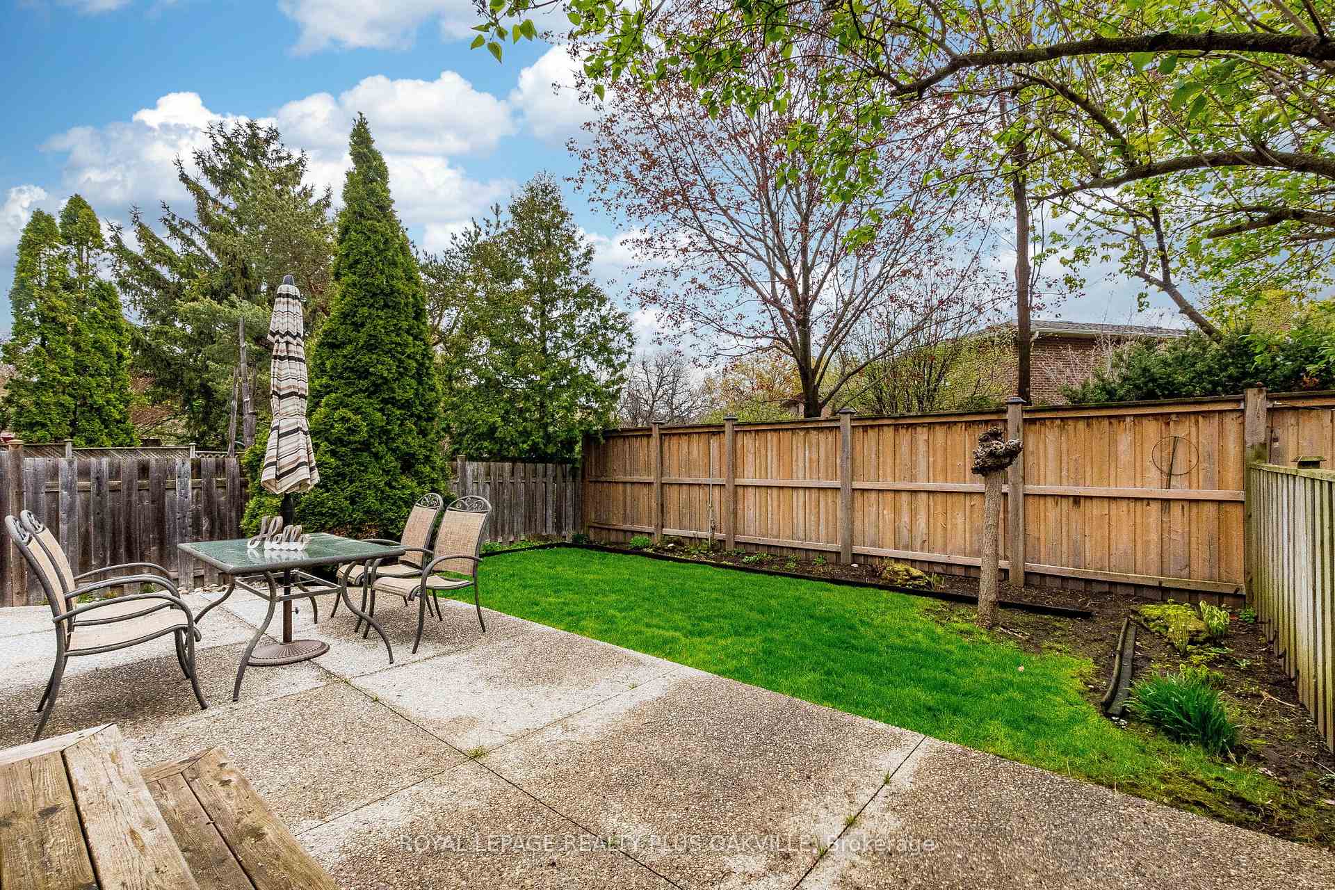 Photo 42 of 394 Maidstone Crescent, Oakville, Glen Abbey — HOMEH