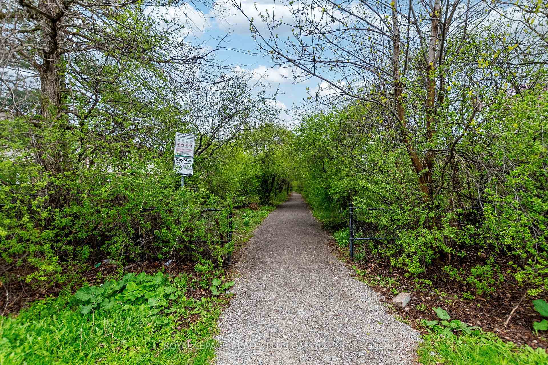 Photo 45 of 394 Maidstone Crescent, Oakville, Glen Abbey — HOMEH