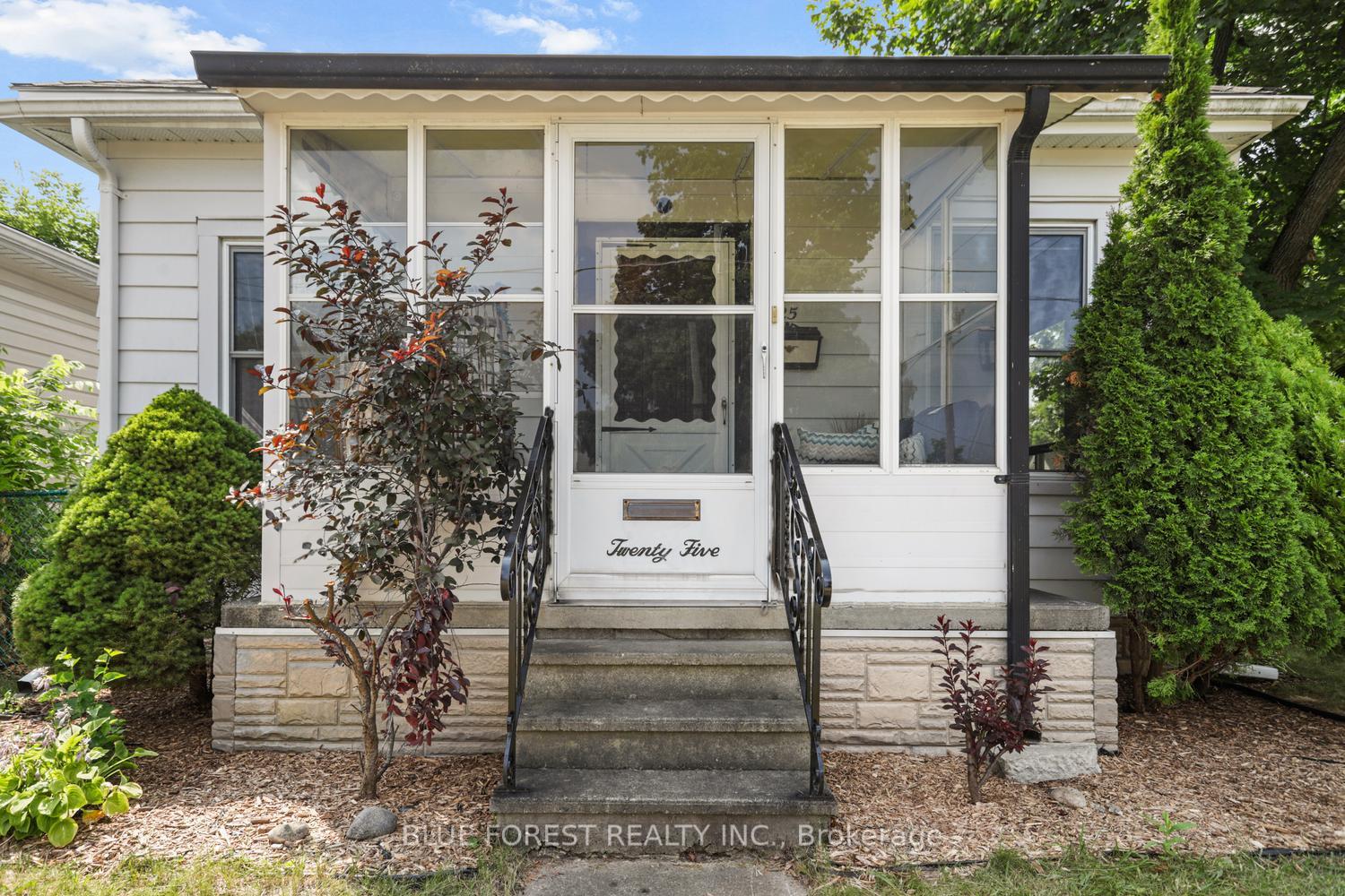 Photo 4 of 25 Major Street, London, East M — HOMEH
