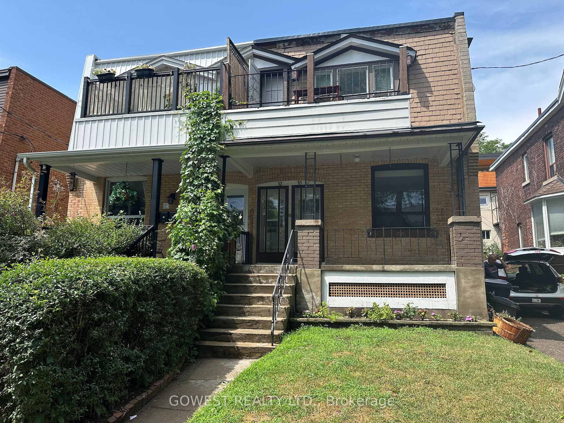 Photo 3 of 30 Grenadier Road, Toronto, Roncesvalles — HOMEH