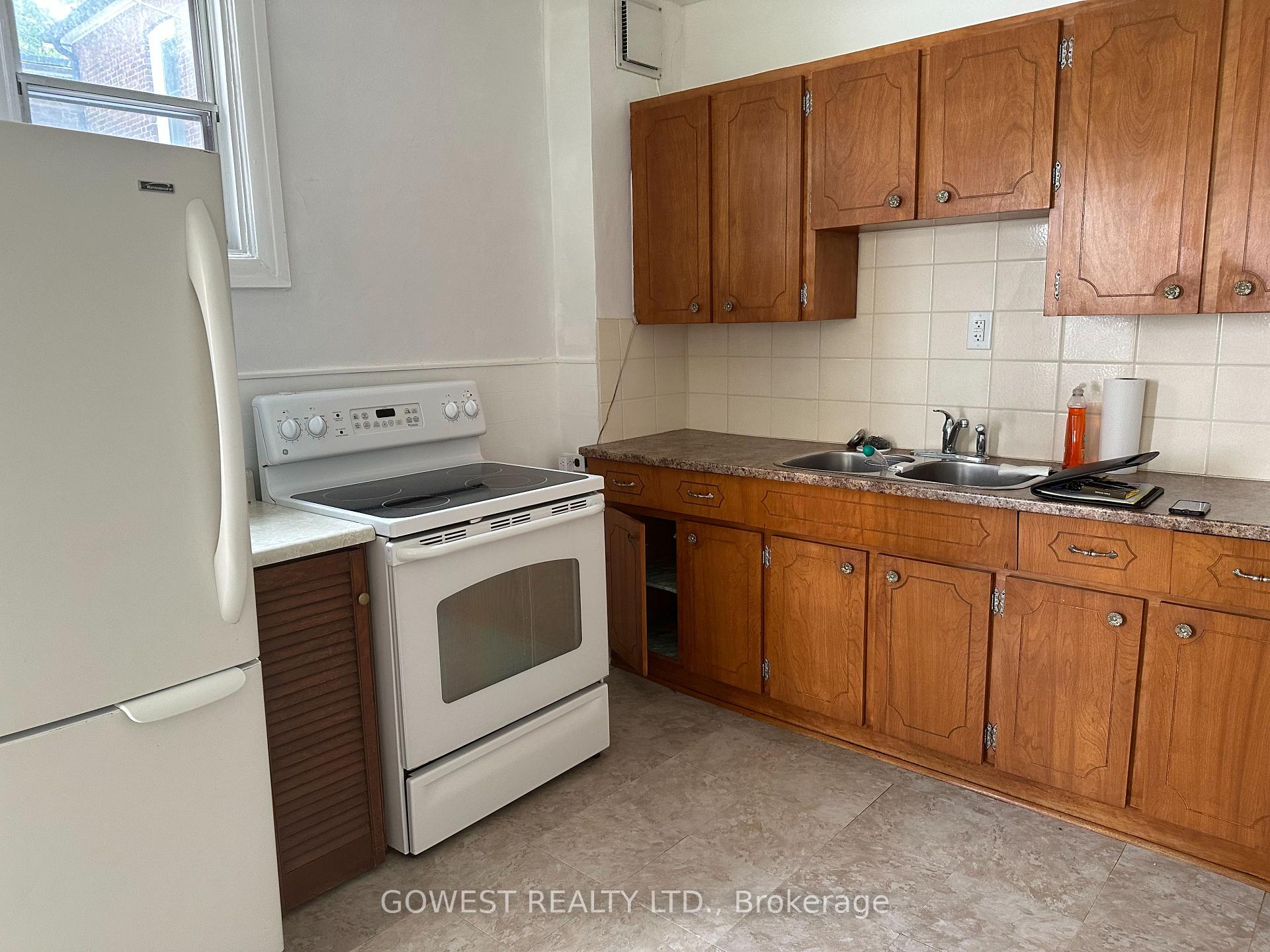 Photo 9 of 30 Grenadier Road, Toronto, Roncesvalles — HOMEH