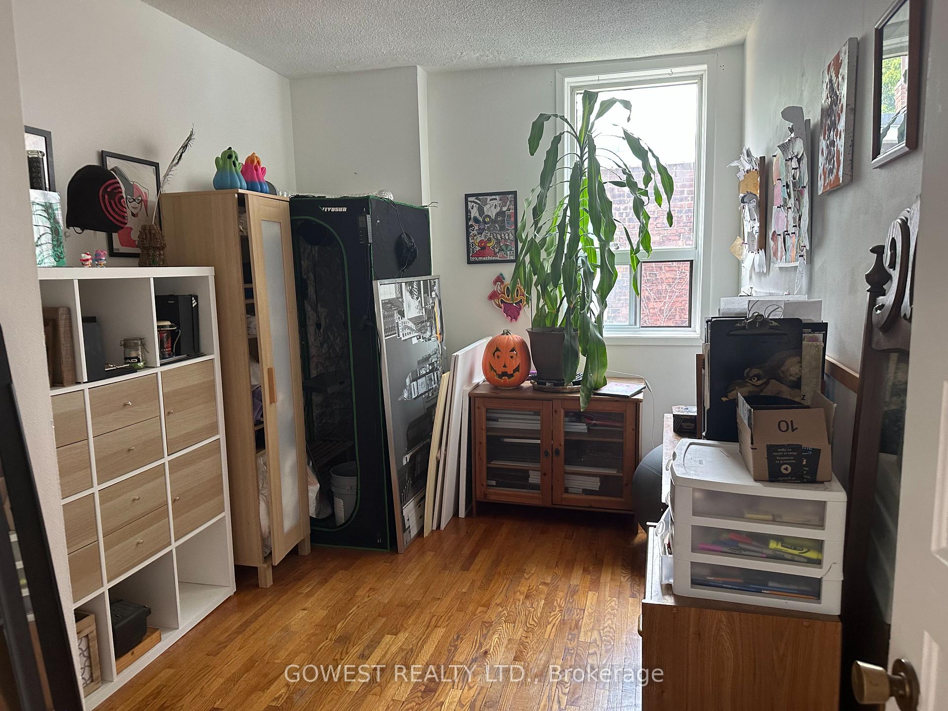 Photo 12 of 30 Grenadier Road, Toronto, Roncesvalles — HOMEH
