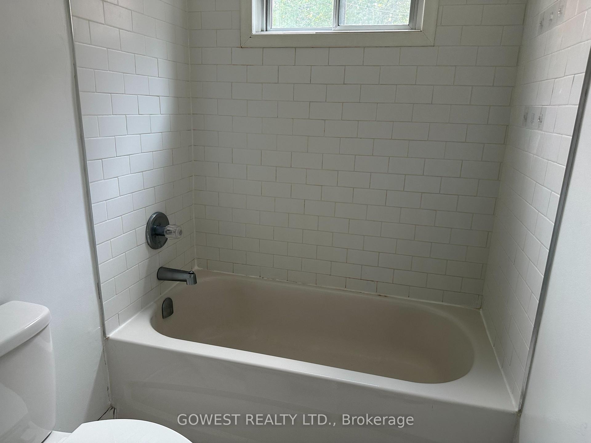 Photo 13 of 30 Grenadier Road, Toronto, Roncesvalles — HOMEH