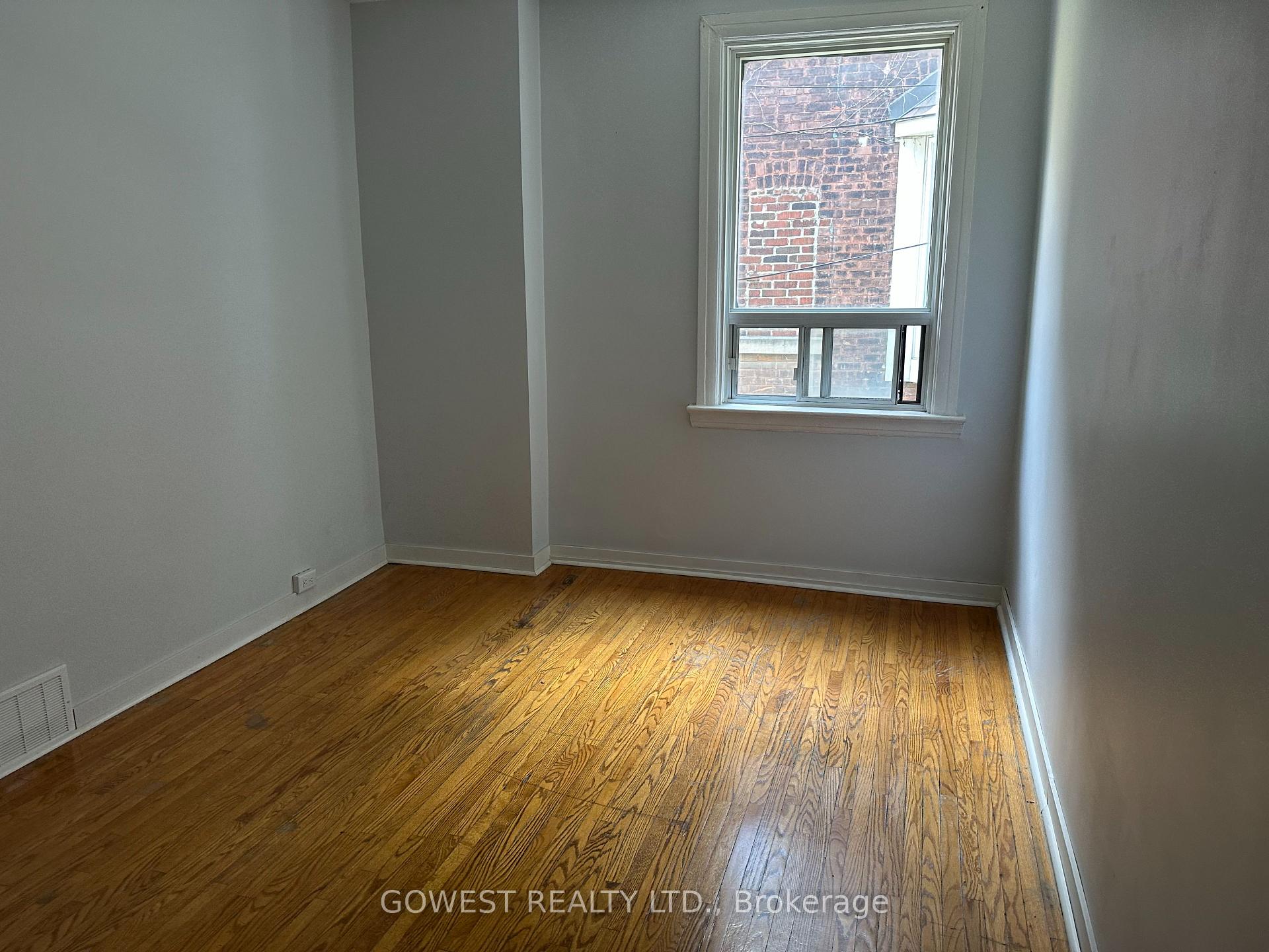 Photo 14 of 30 Grenadier Road, Toronto, Roncesvalles — HOMEH