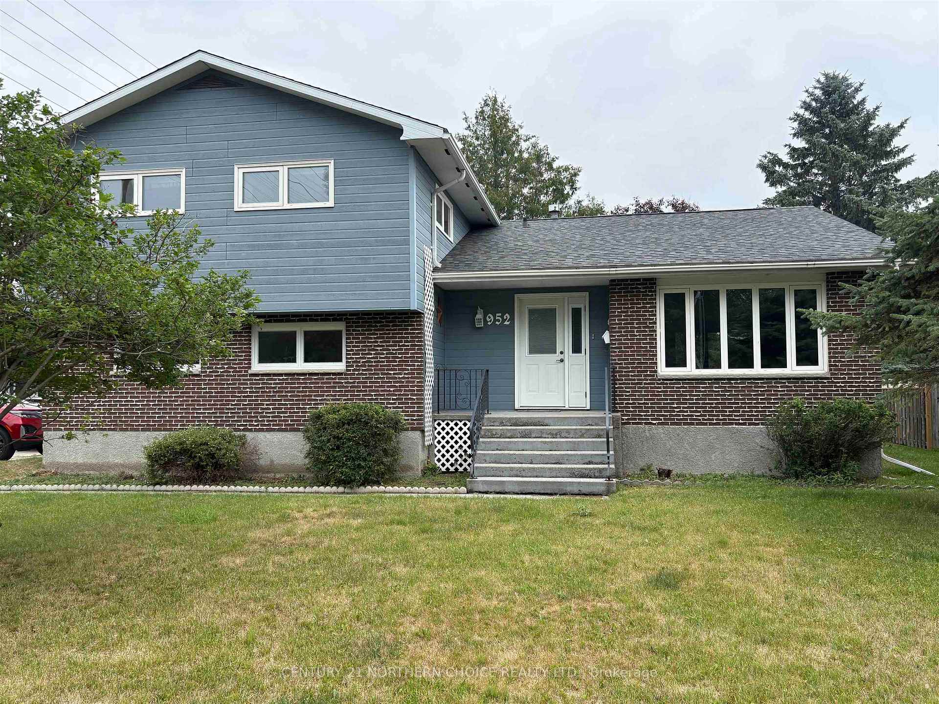 Photo 1 of 952 Russell Byway, Fort Frances — HOMEH
