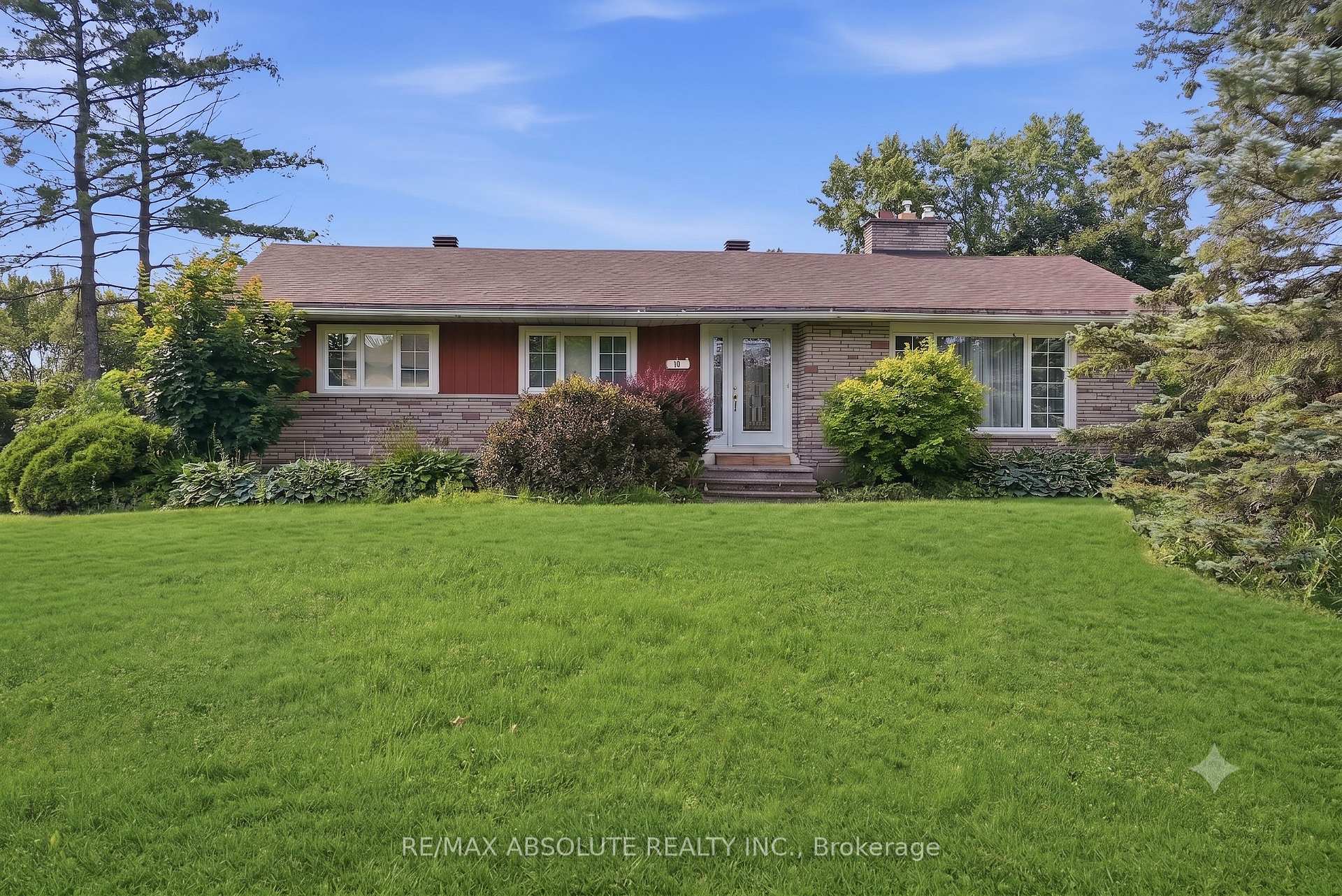 Photo 1 of 10 Elma Street, Ottawa, Blossom Park/Kemp Park/Findlay Creek — HOMEH