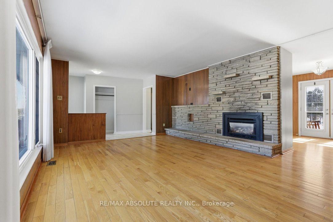 Photo 3 of 10 Elma Street, Ottawa, Blossom Park/Kemp Park/Findlay Creek — HOMEH