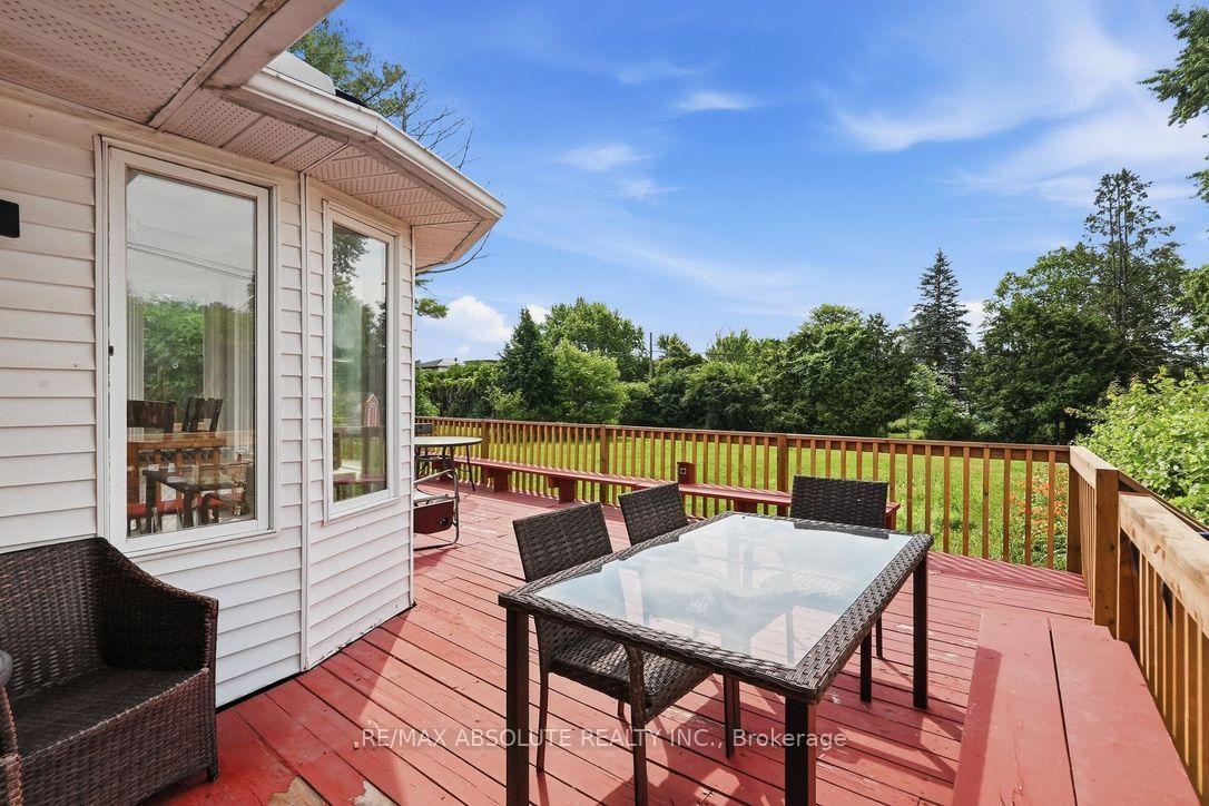 Photo 6 of 10 Elma Street, Ottawa, Blossom Park/Kemp Park/Findlay Creek — HOMEH