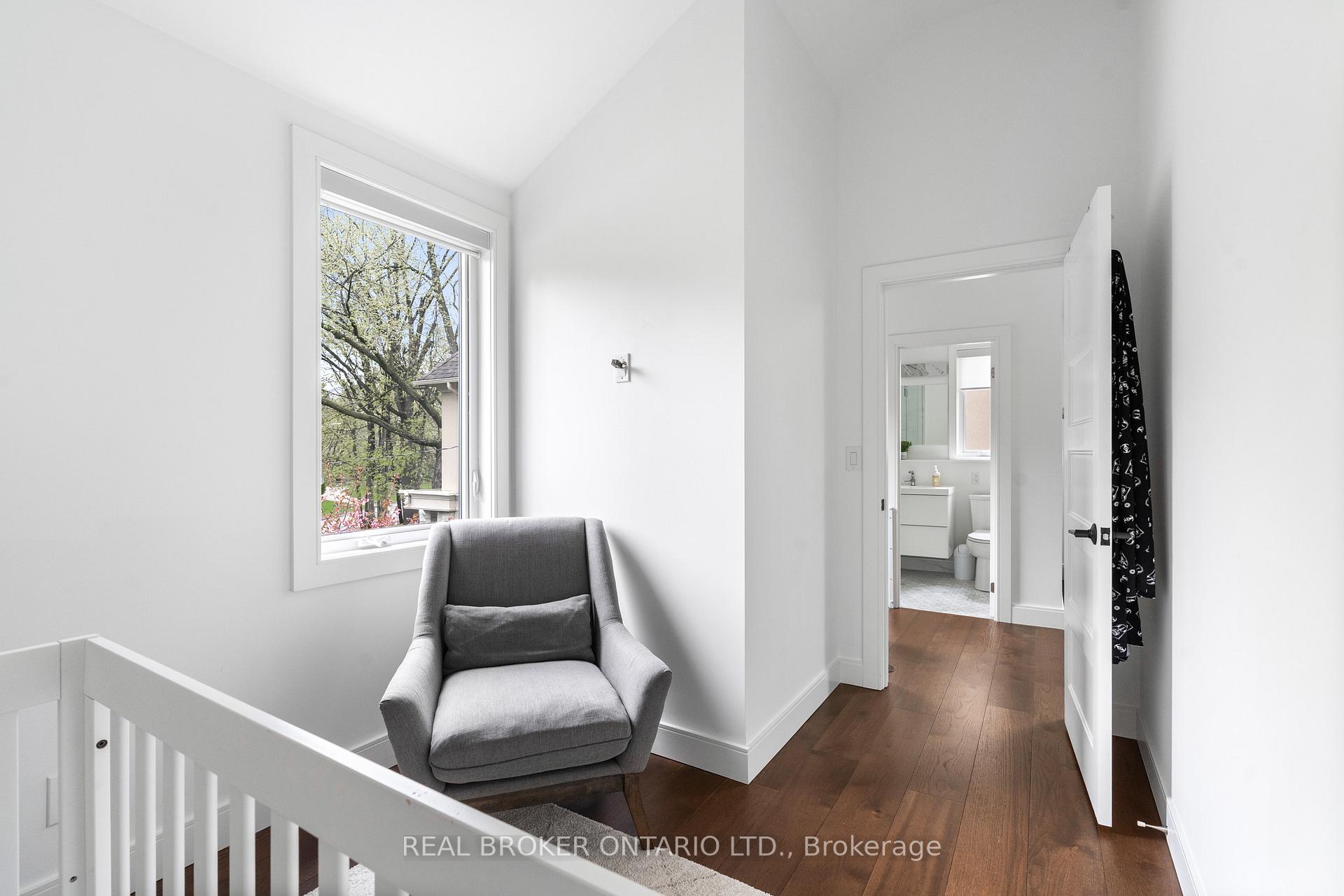Photo 17 of 17 Old Oak Road, Etobicoke, Kingsway South — HOMEH