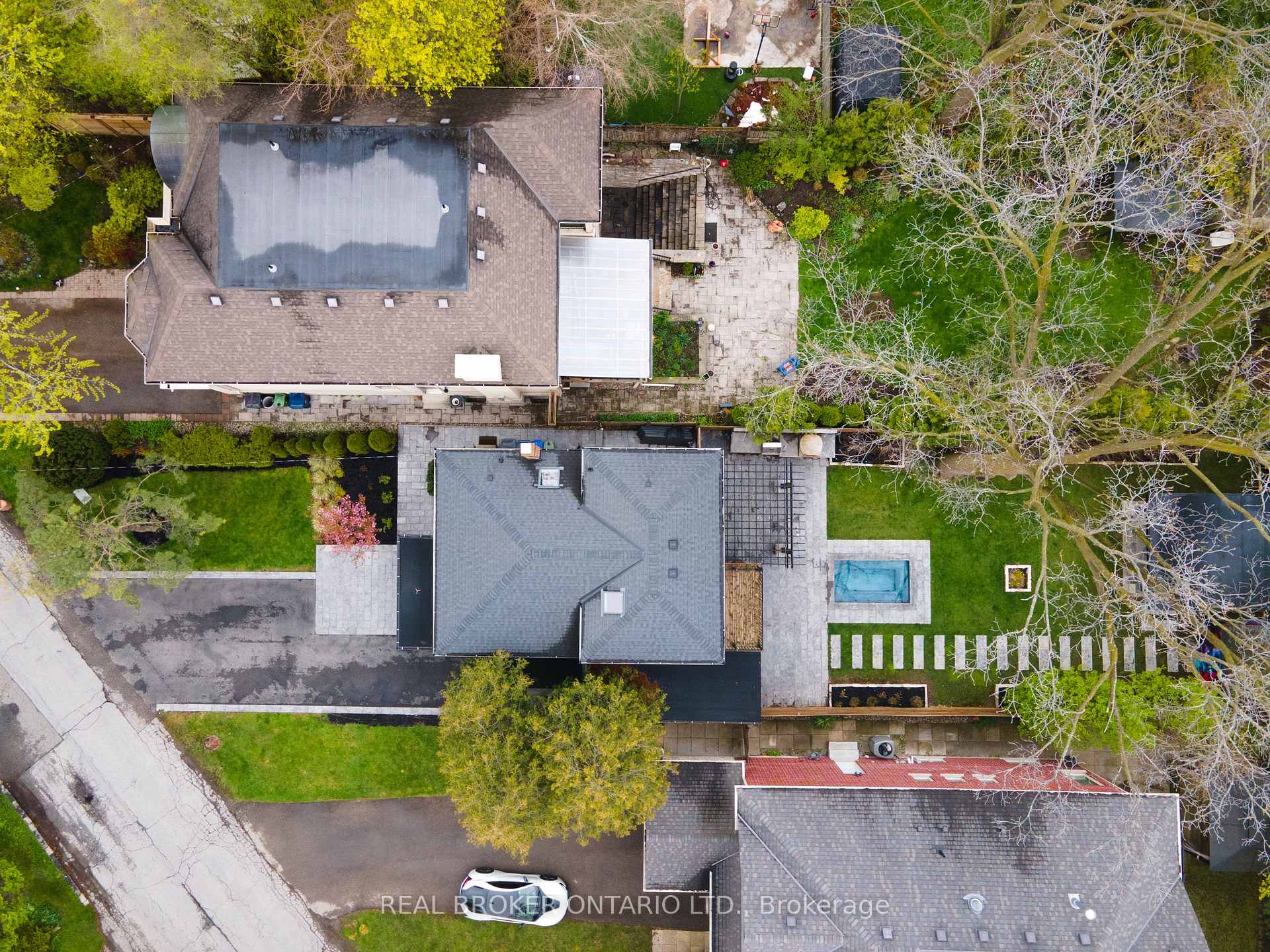 Photo 39 of 17 Old Oak Road, Etobicoke, Kingsway South — HOMEH