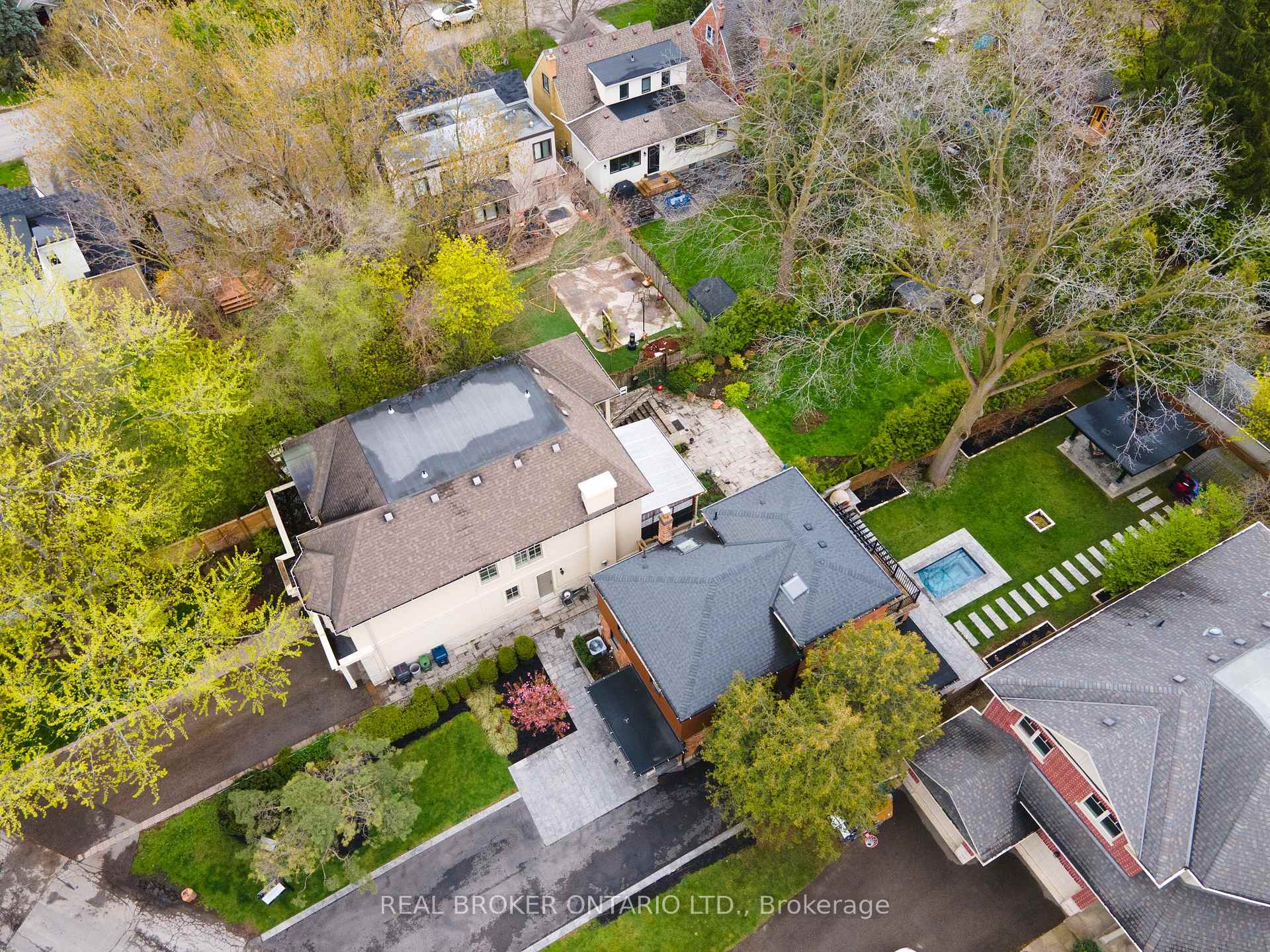 Photo 41 of 17 Old Oak Road, Etobicoke, Kingsway South — HOMEH