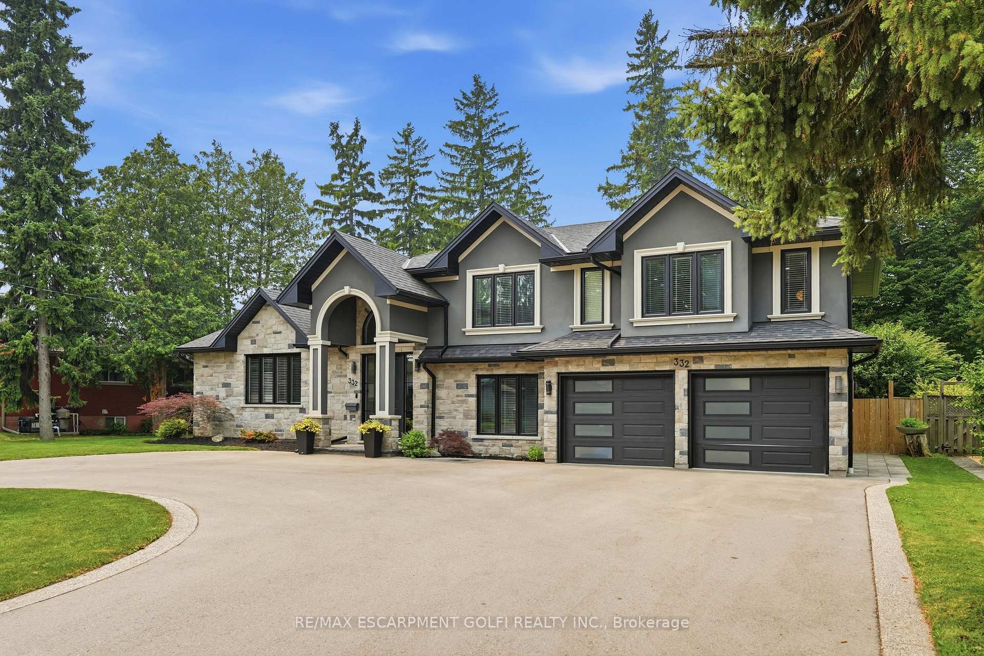 Photo 3 of 332 Woodworth Drive W, Hamilton, Ancaster — HOMEH