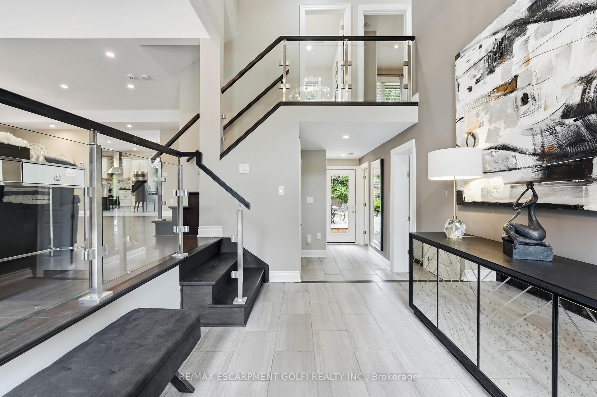 Photo 5 of 332 Woodworth Drive W, Hamilton, Ancaster — HOMEH