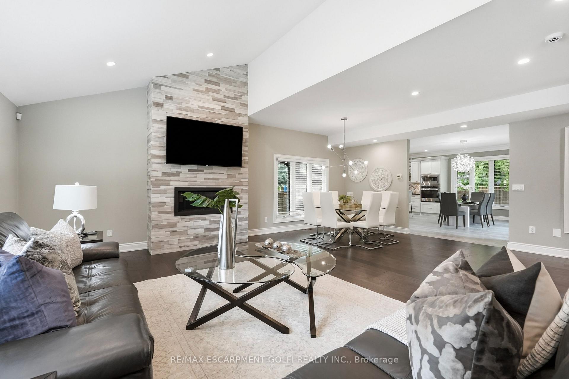 Photo 6 of 332 Woodworth Drive W, Hamilton, Ancaster — HOMEH