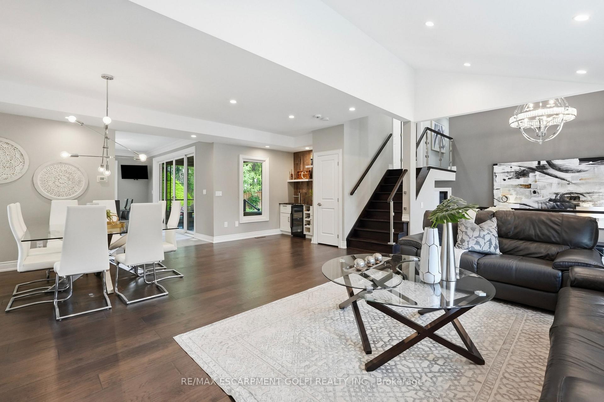 Photo 8 of 332 Woodworth Drive W, Hamilton, Ancaster — HOMEH
