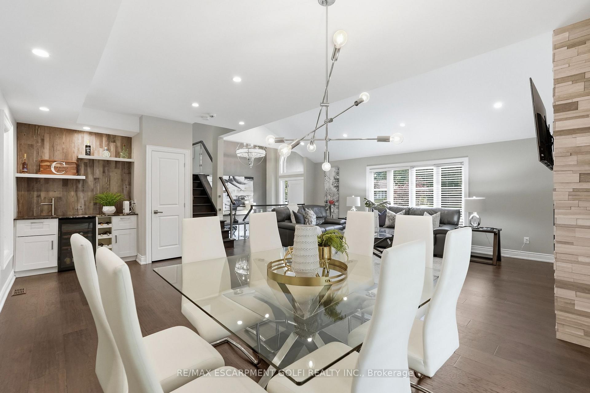 Photo 9 of 332 Woodworth Drive W, Hamilton, Ancaster — HOMEH
