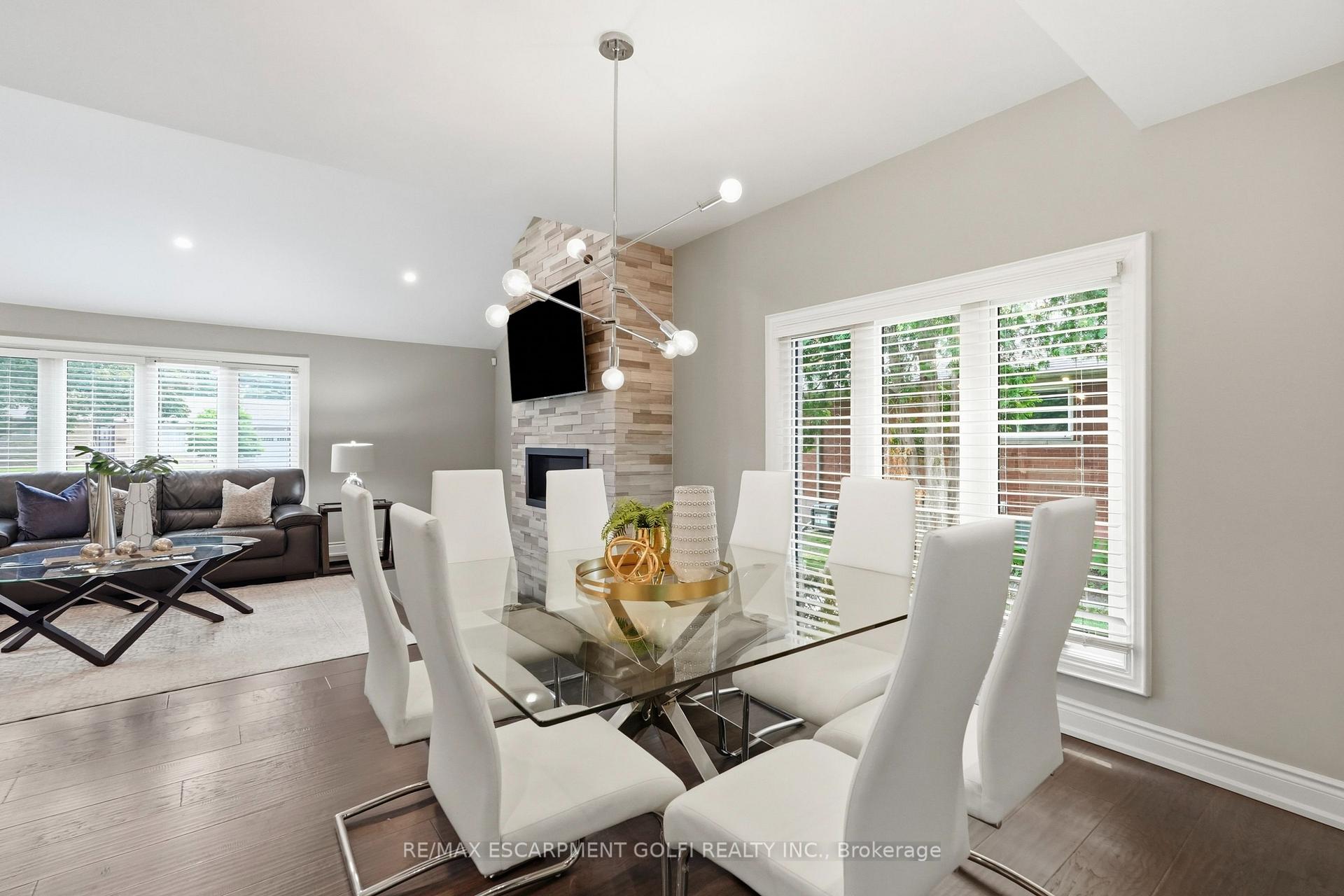 Photo 10 of 332 Woodworth Drive W, Hamilton, Ancaster — HOMEH