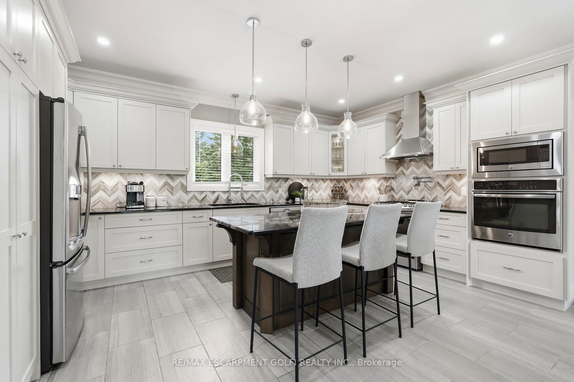 Photo 11 of 332 Woodworth Drive W, Hamilton, Ancaster — HOMEH