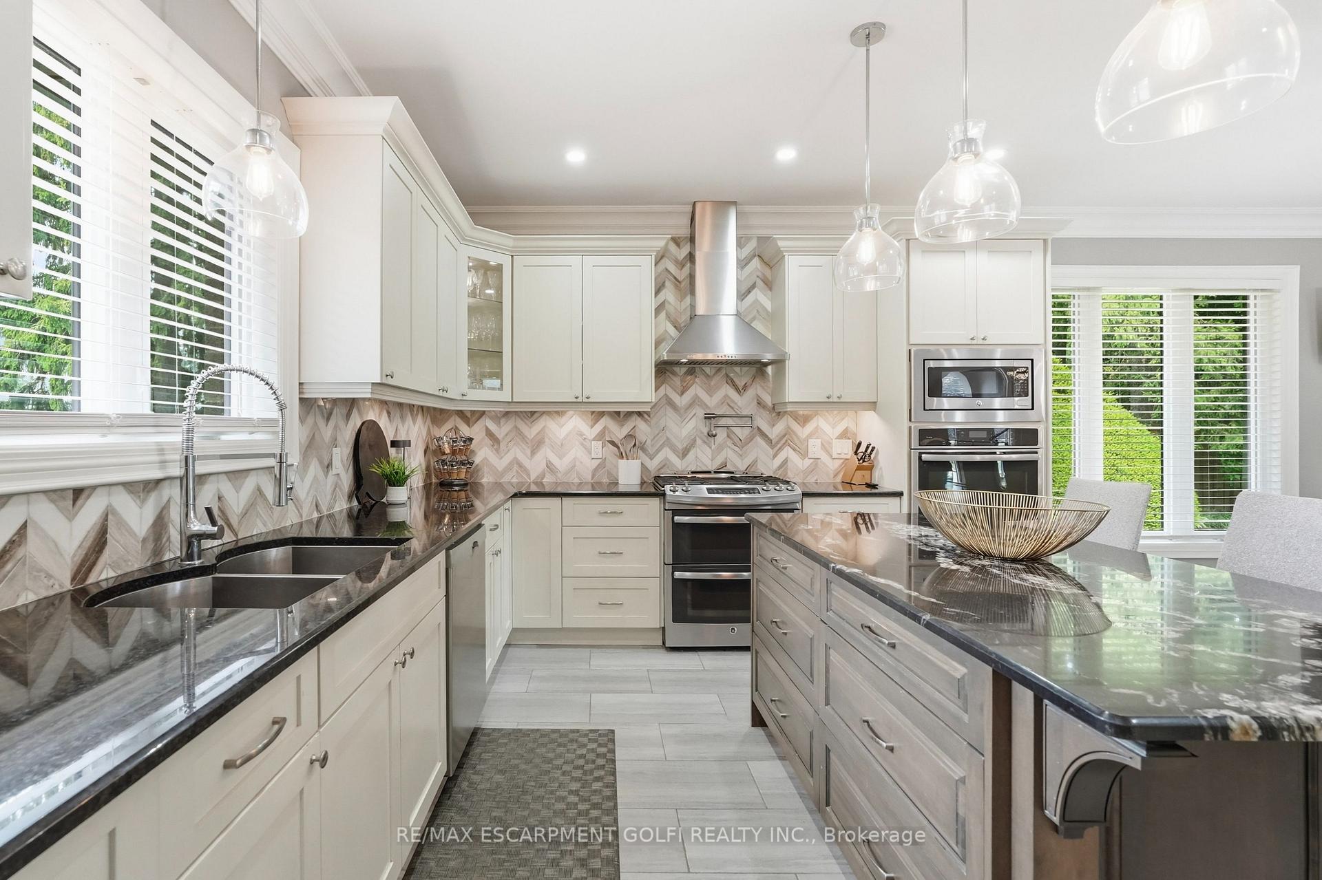 Photo 13 of 332 Woodworth Drive W, Hamilton, Ancaster — HOMEH