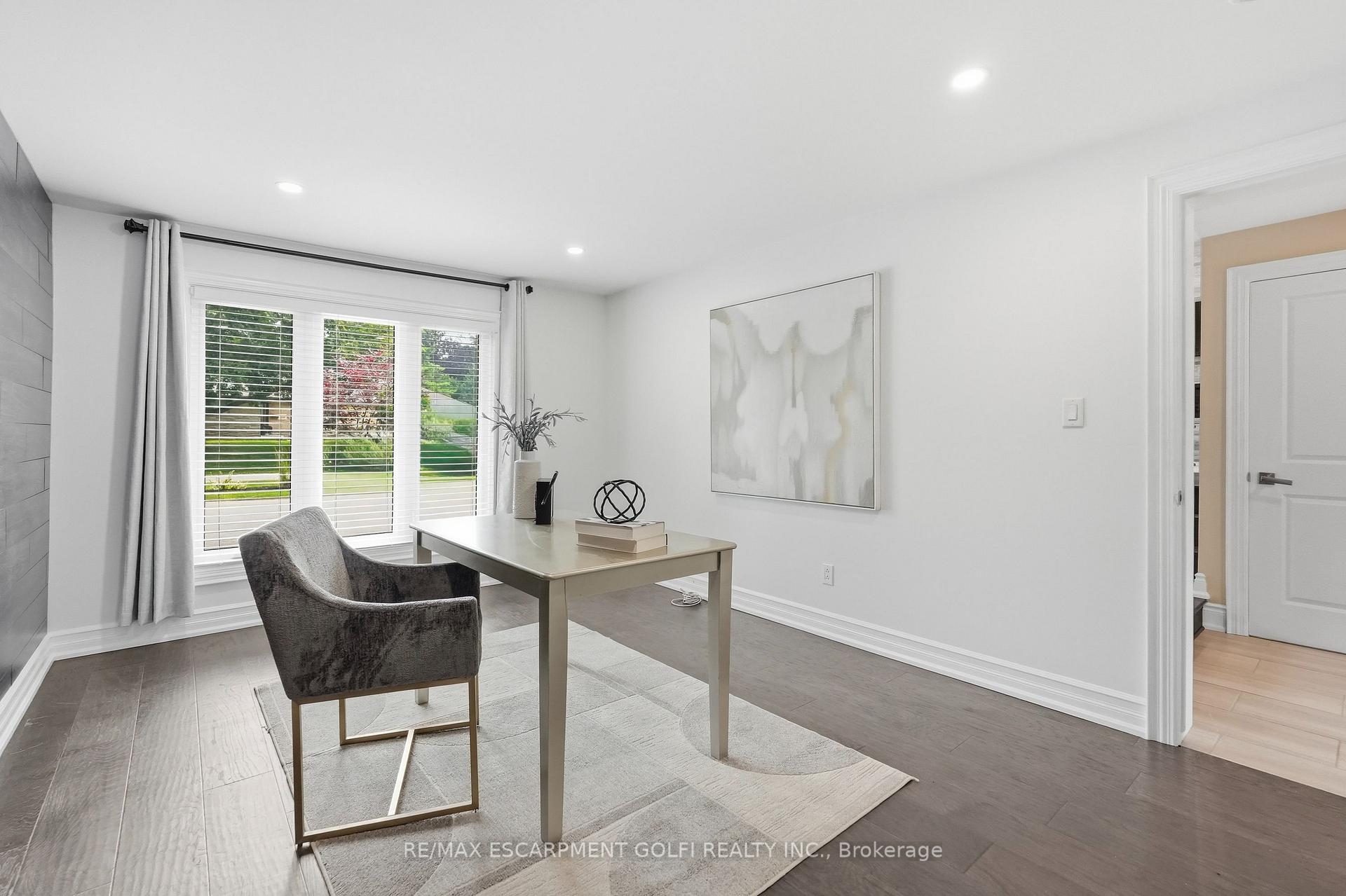 Photo 17 of 332 Woodworth Drive W, Hamilton, Ancaster — HOMEH