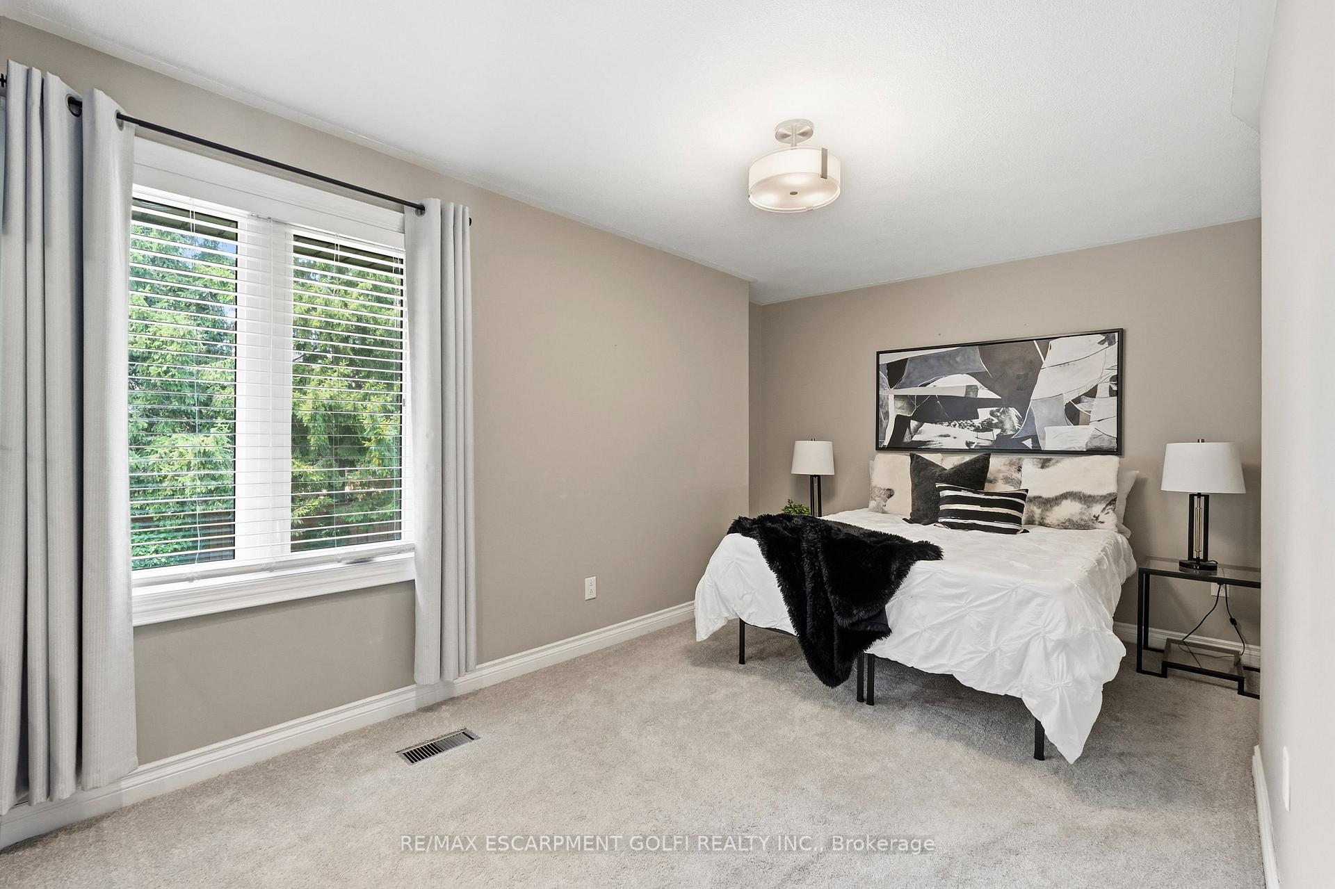 Photo 24 of 332 Woodworth Drive W, Hamilton, Ancaster — HOMEH