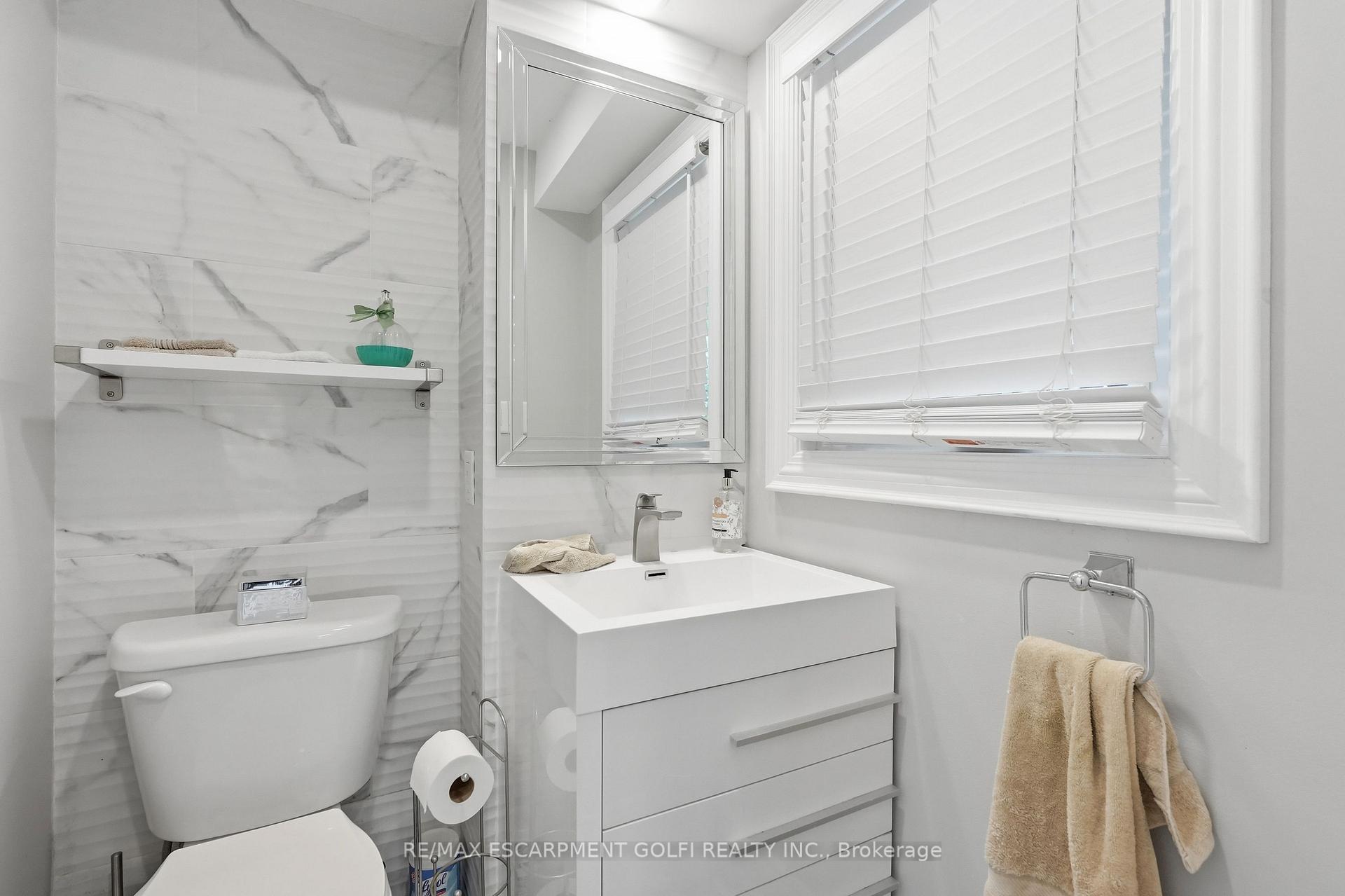 Photo 29 of 332 Woodworth Drive W, Hamilton, Ancaster — HOMEH