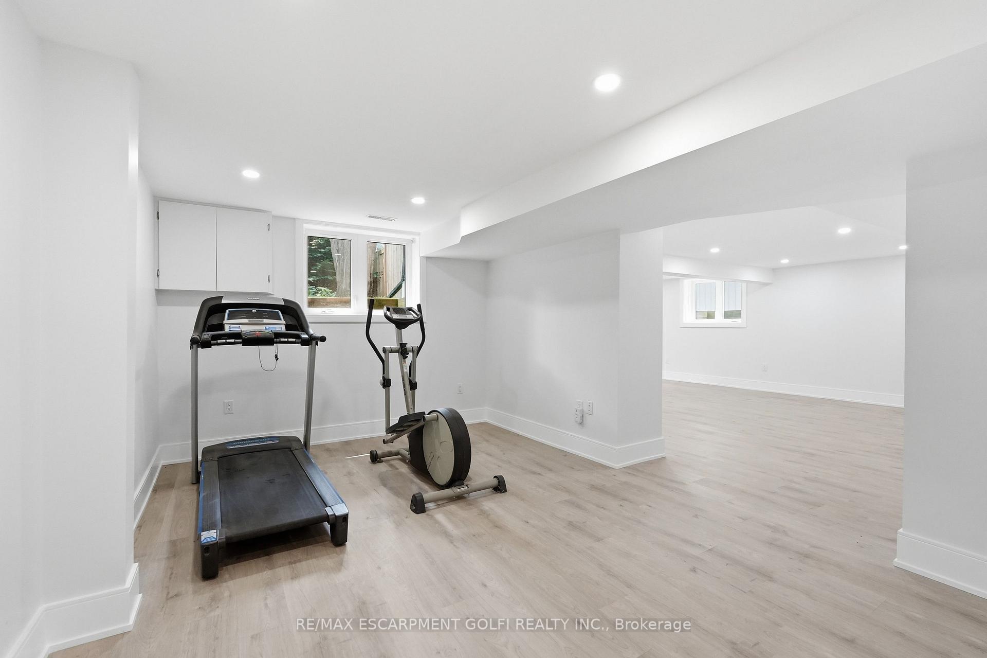 Photo 30 of 332 Woodworth Drive W, Hamilton, Ancaster — HOMEH