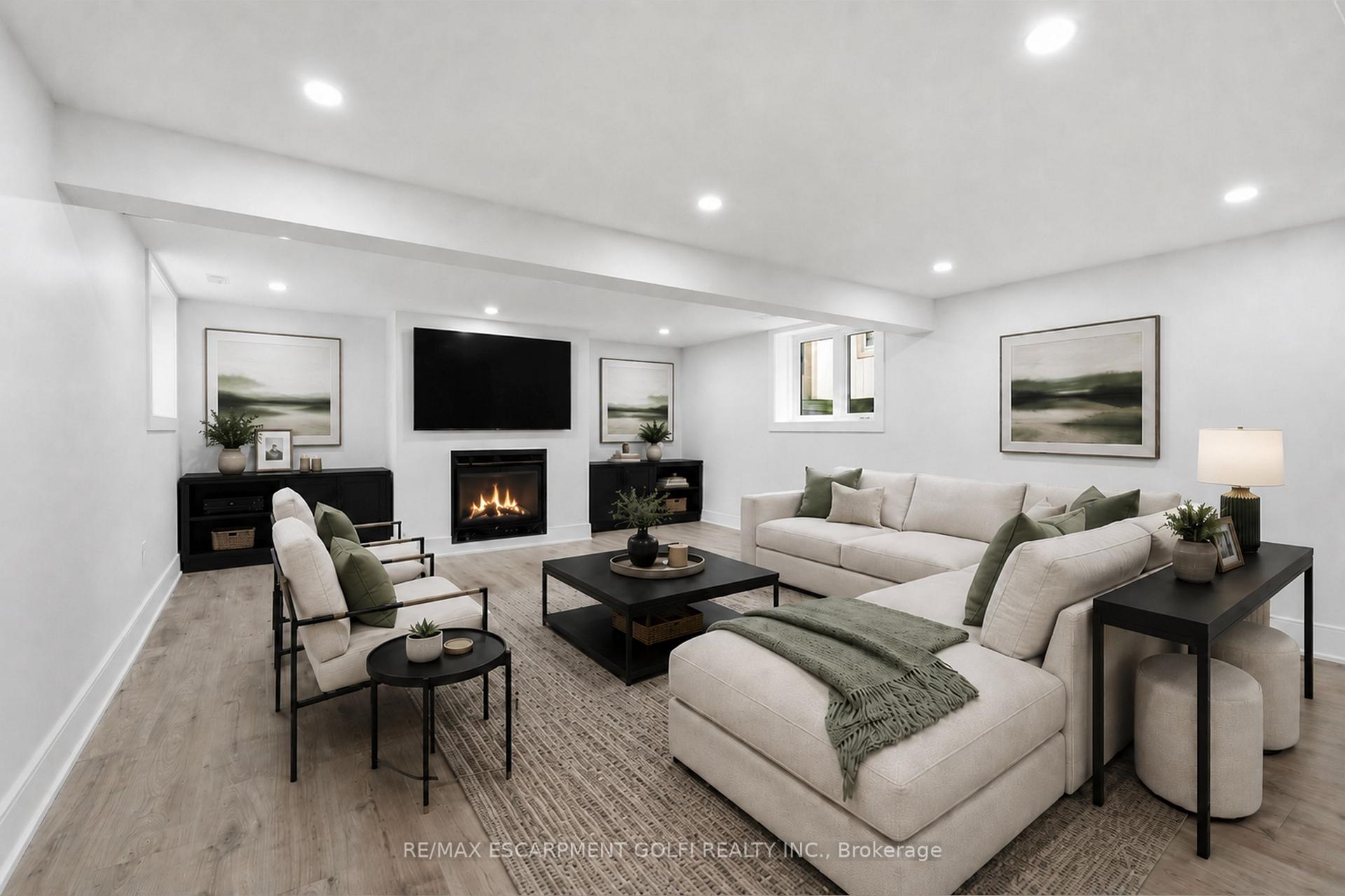 Photo 31 of 332 Woodworth Drive W, Hamilton, Ancaster — HOMEH