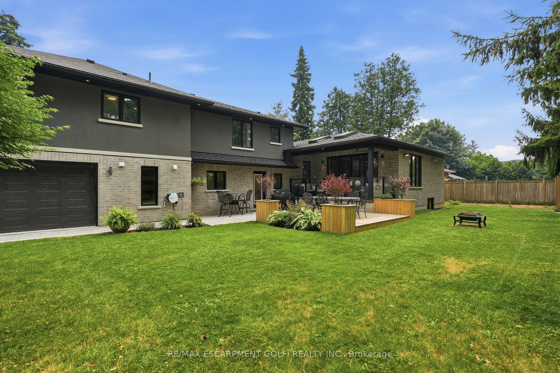 Photo 39 of 332 Woodworth Drive W, Hamilton, Ancaster — HOMEH