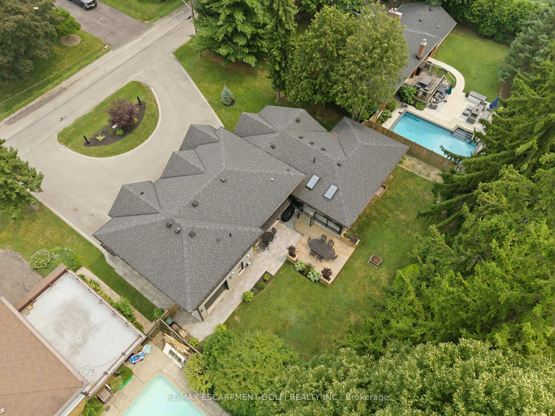 Photo 43 of 332 Woodworth Drive W, Hamilton, Ancaster — HOMEH