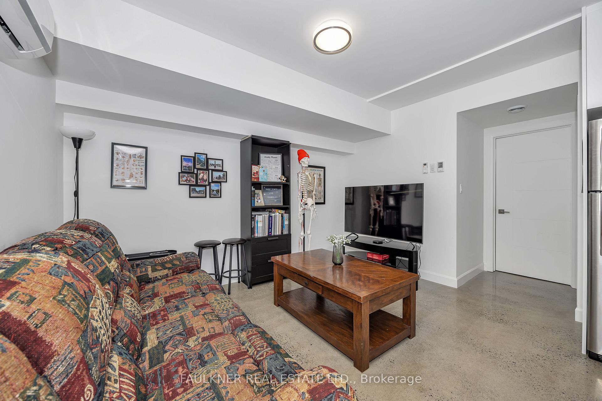Photo 12 of Unit B, 143 Columbus Avenue, Ottawa, Overbrook/Castle Heights — HOMEH
