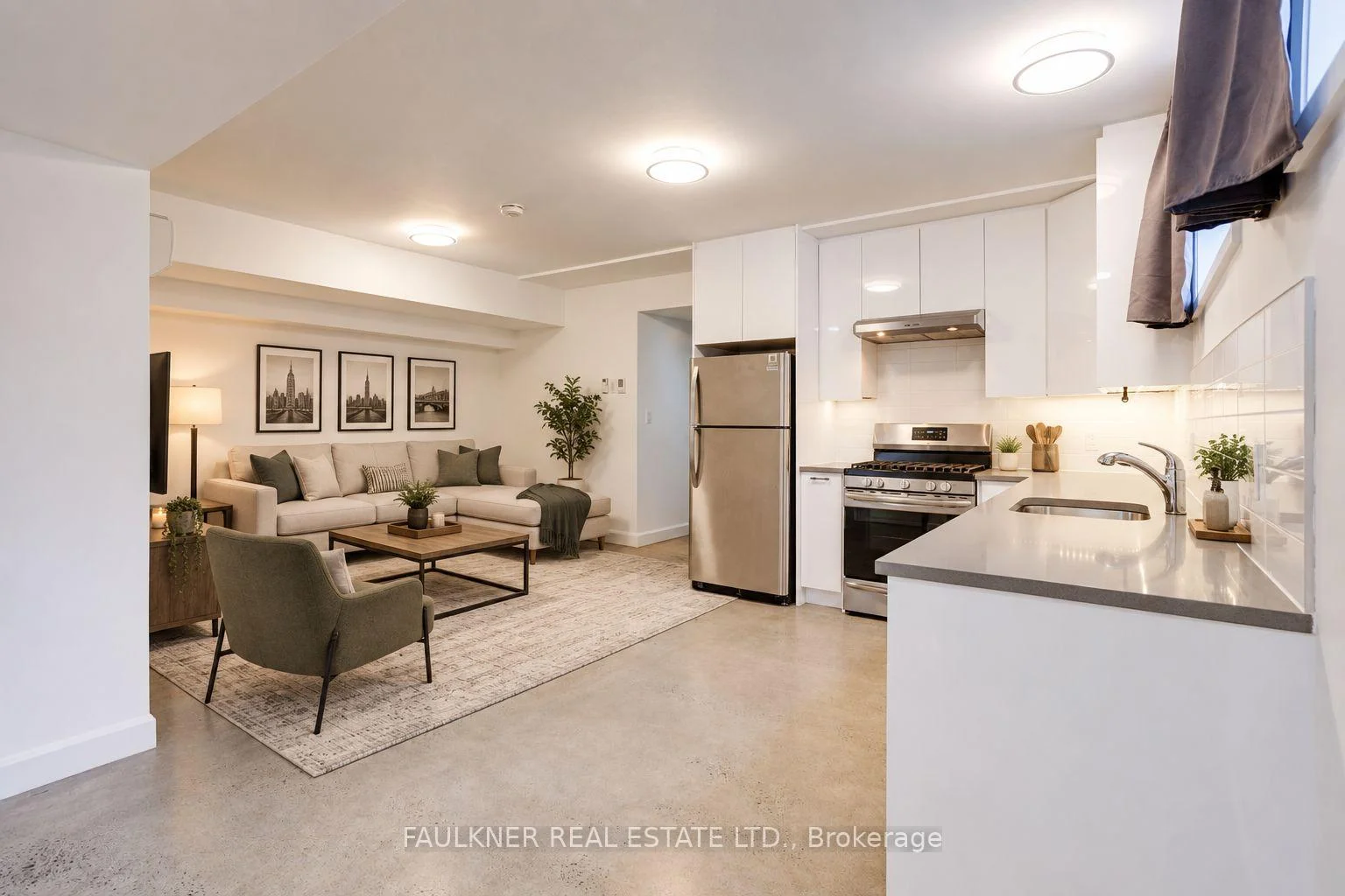 Photo 3 of Unit B, 143 Columbus Avenue, Ottawa, Overbrook/Castle Heights — HOMEH