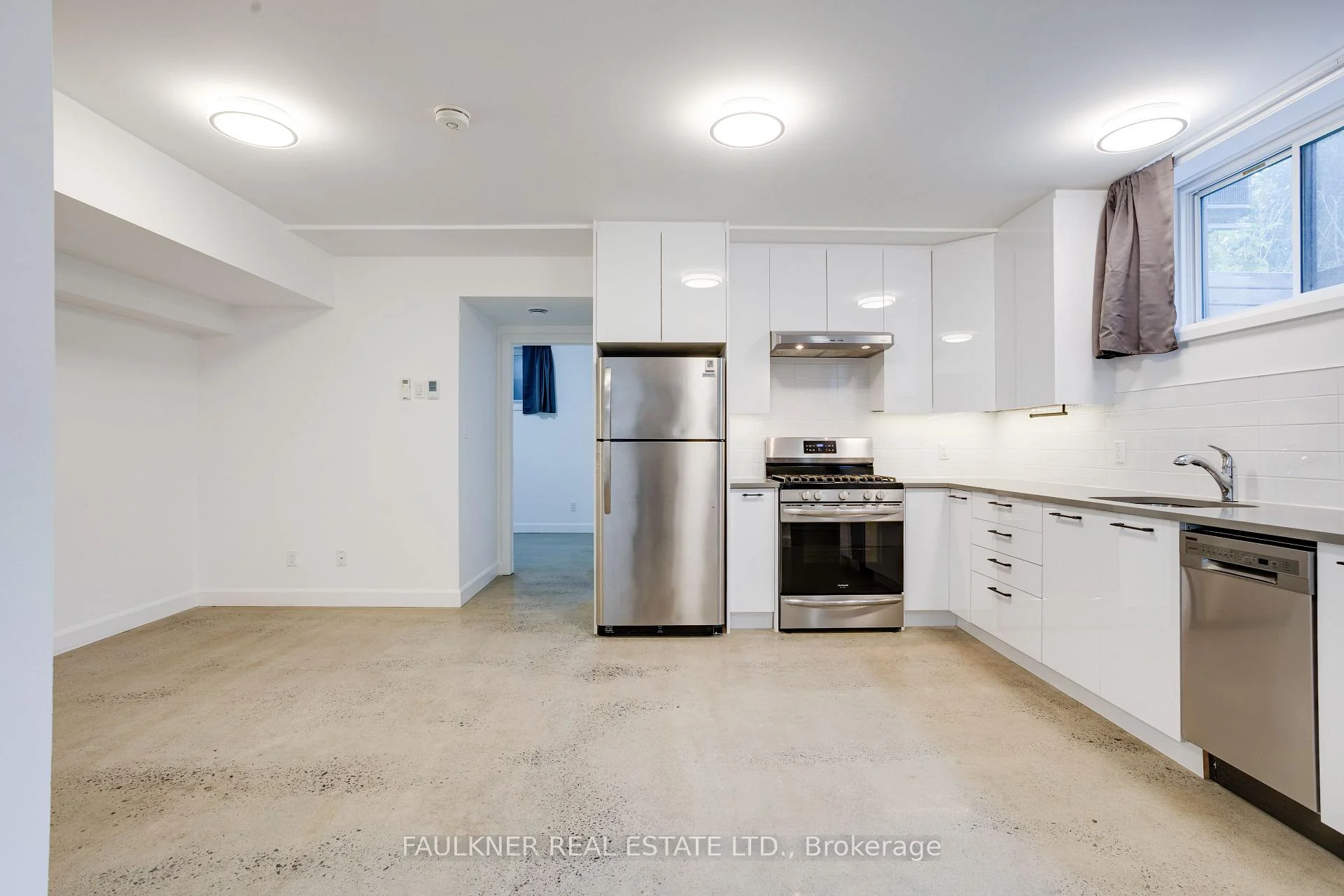 Photo 9 of Unit B, 143 Columbus Avenue, Ottawa, Overbrook/Castle Heights — HOMEH