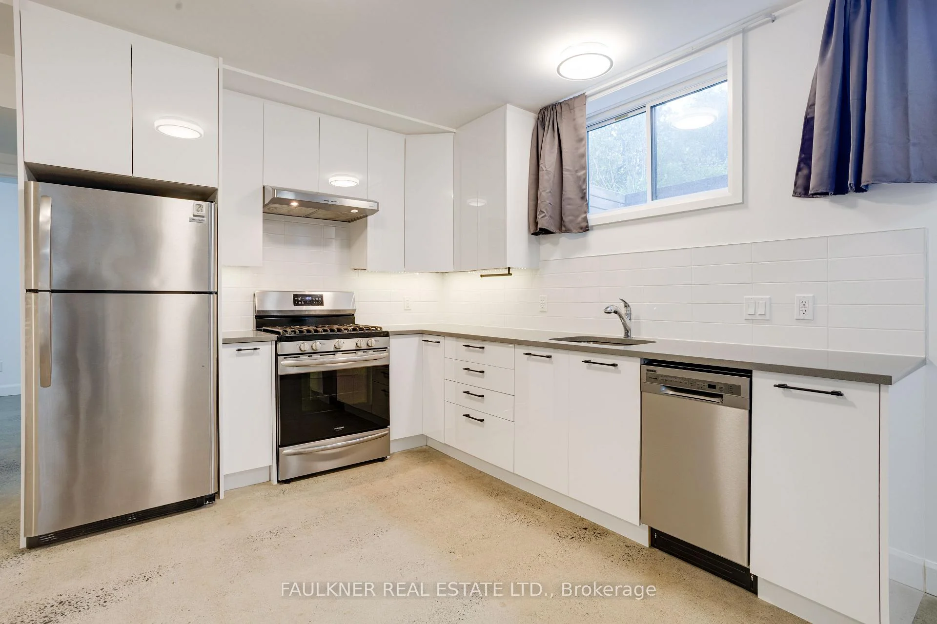 Photo 11 of Unit B, 143 Columbus Avenue, Ottawa, Overbrook/Castle Heights — HOMEH