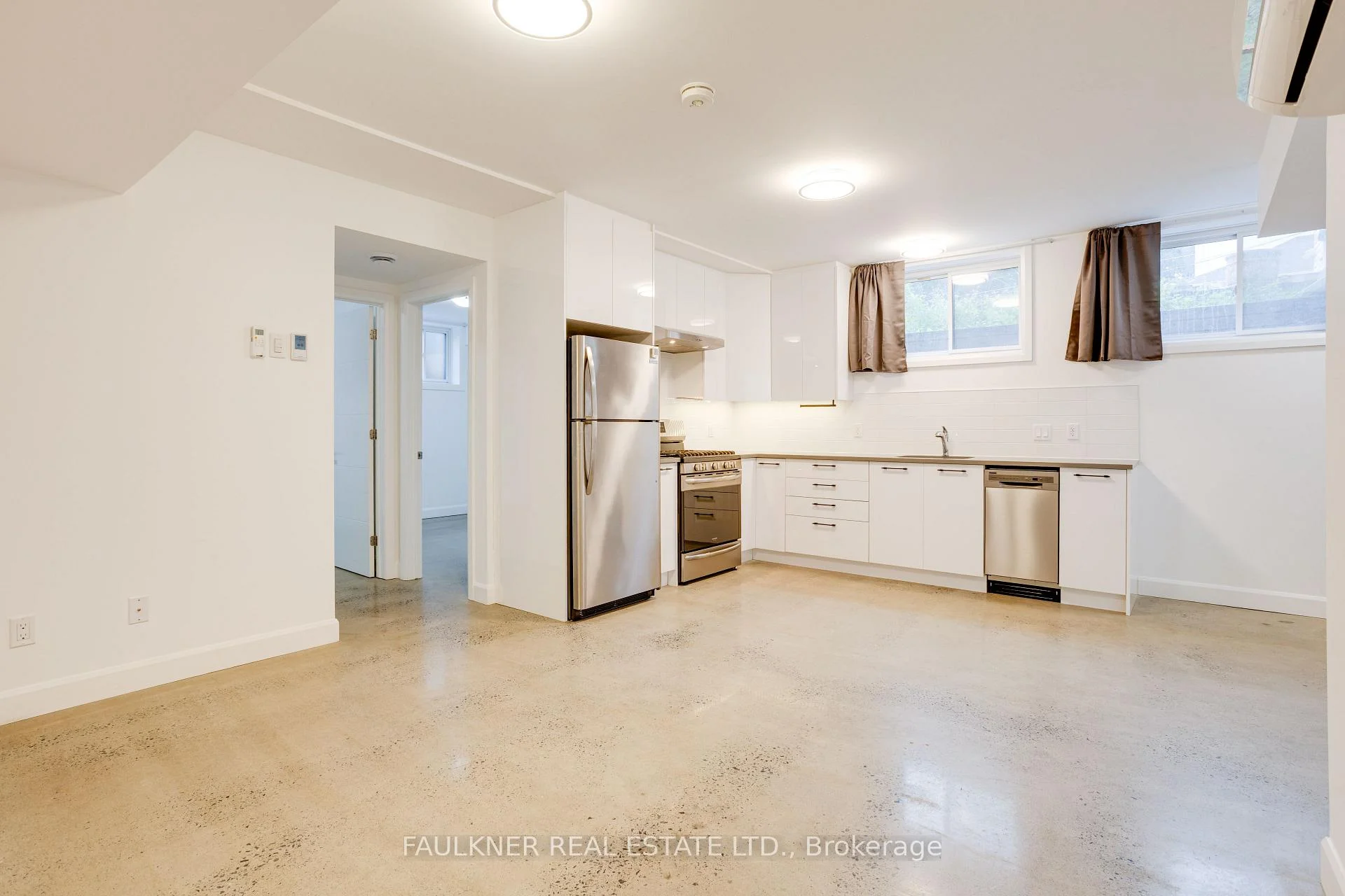 Photo 13 of Unit B, 143 Columbus Avenue, Ottawa, Overbrook/Castle Heights — HOMEH