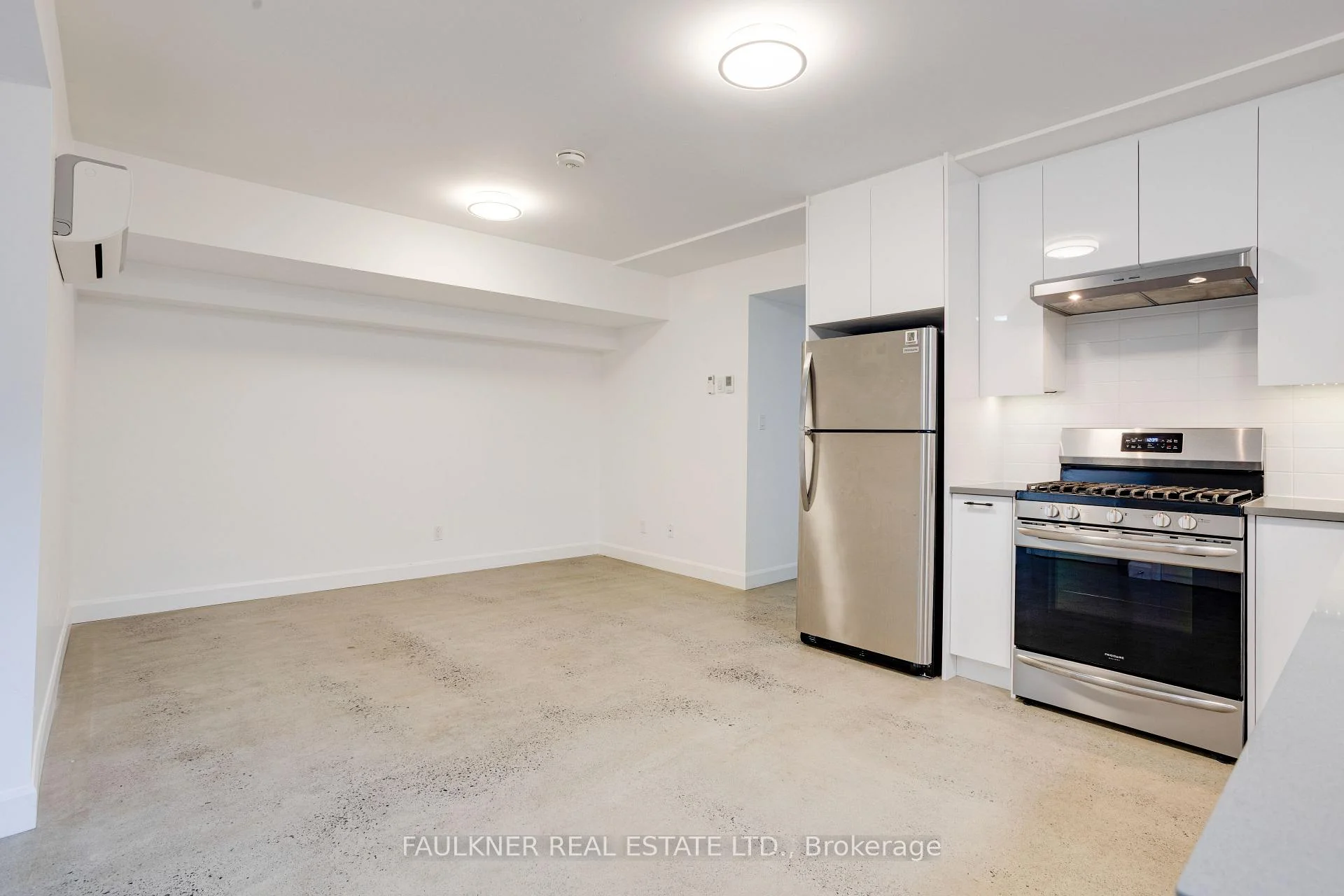 Photo 24 of Unit B, 143 Columbus Avenue, Ottawa, Overbrook/Castle Heights — HOMEH