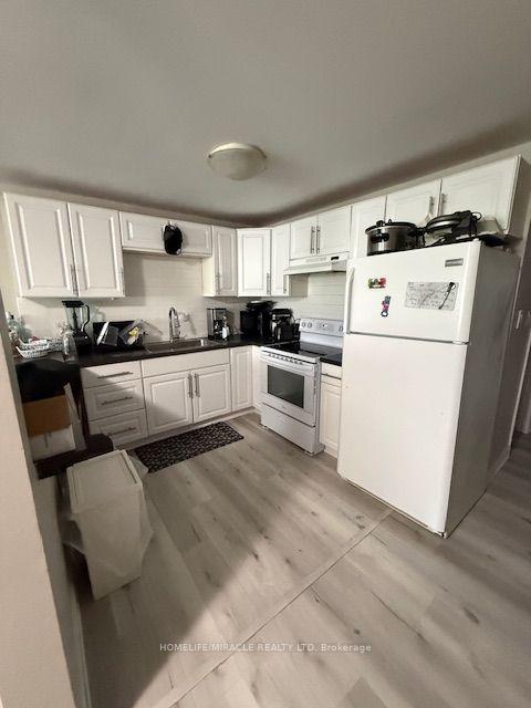 Photo 3 of 9 Ellen Street, Mississauga, Streetsville — HOMEH