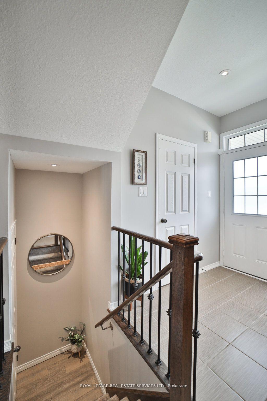 Photo 6 of 15 Mcallistar Drive, Hamilton, Binbrook — HOMEH