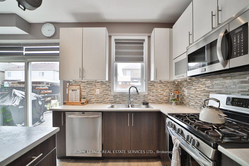Photo 12 of 15 Mcallistar Drive, Hamilton, Binbrook — HOMEH