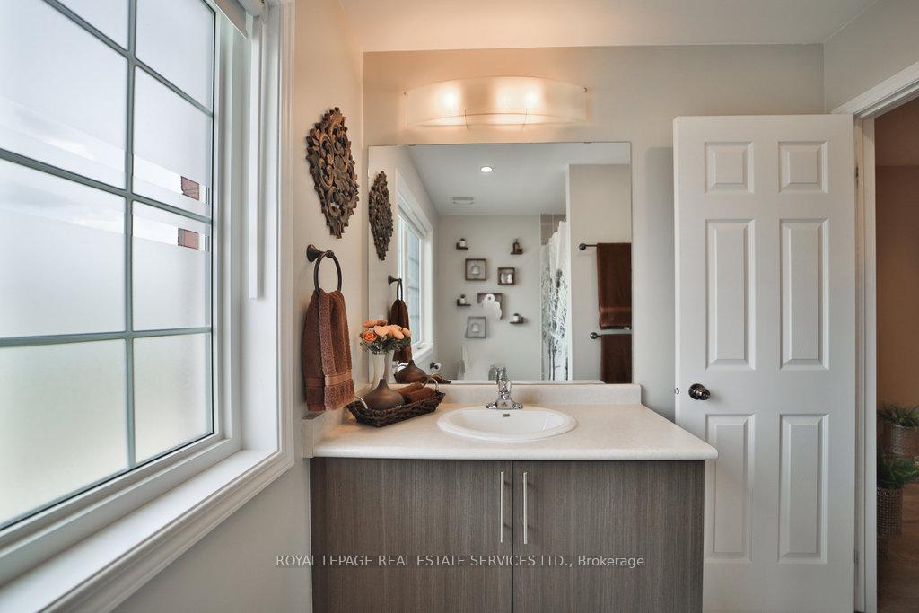Photo 20 of 15 Mcallistar Drive, Hamilton, Binbrook — HOMEH