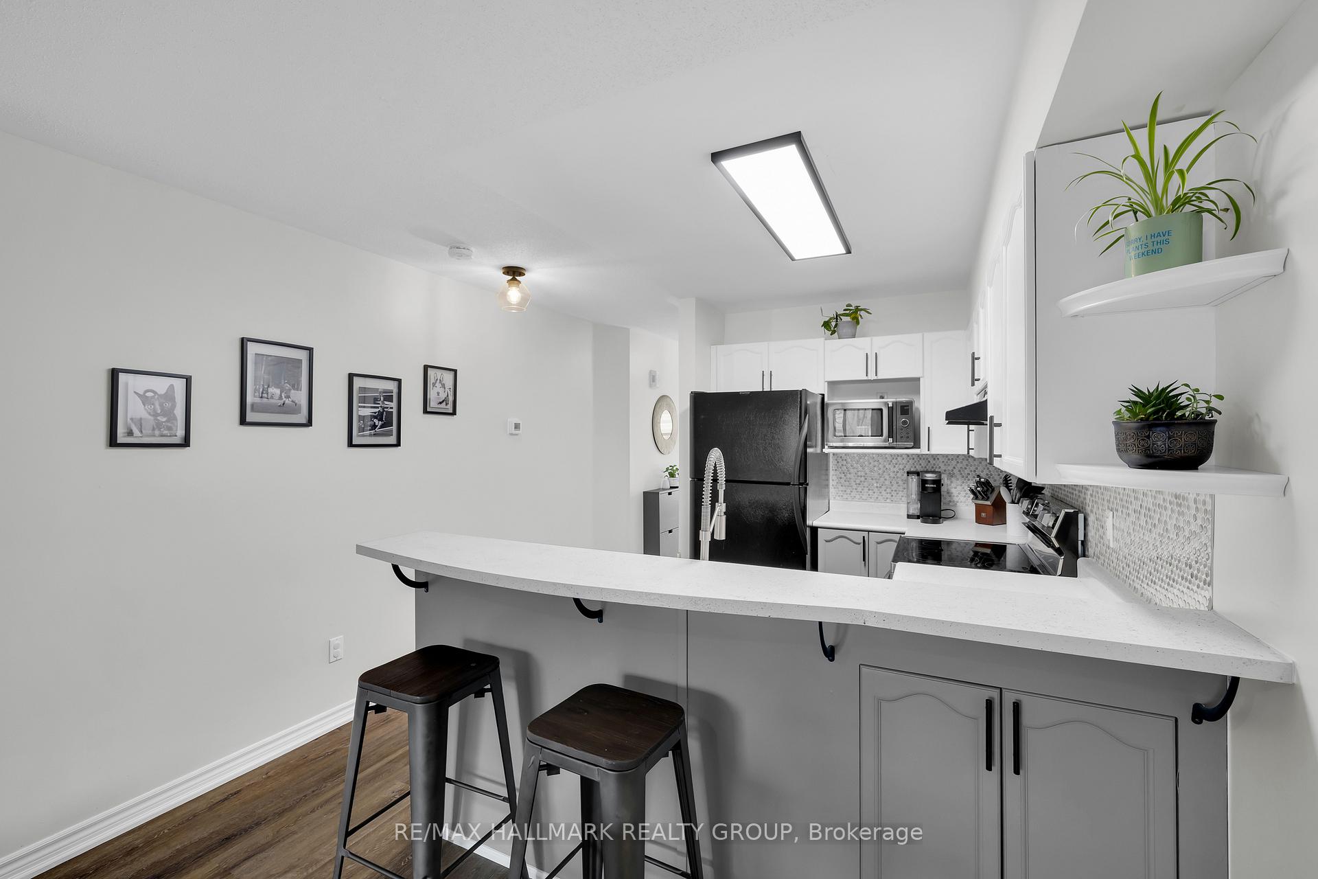 Photo 4 of 1344 Guthrie Street, Ottawa, Leslie Park — HOMEH