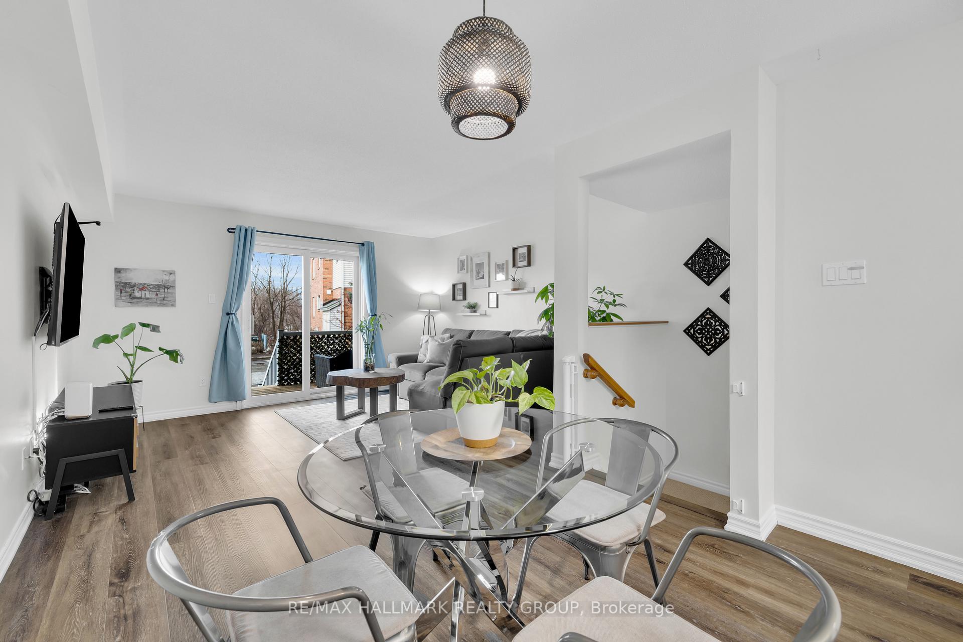 Photo 6 of 1344 Guthrie Street, Ottawa, Leslie Park — HOMEH
