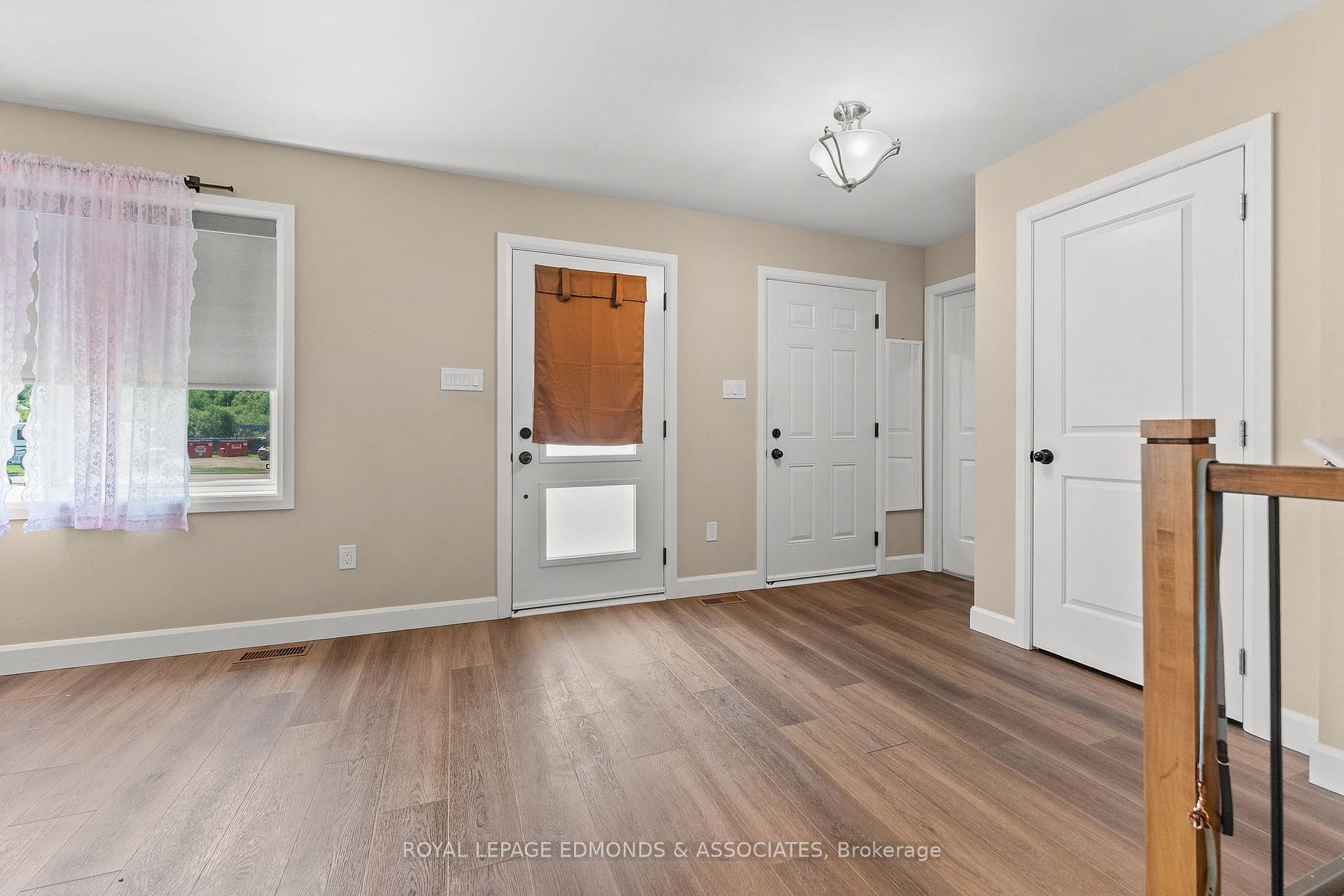 Photo 9 of 1313 Blakely Crescent, Pembroke, Pembroke — HOMEH