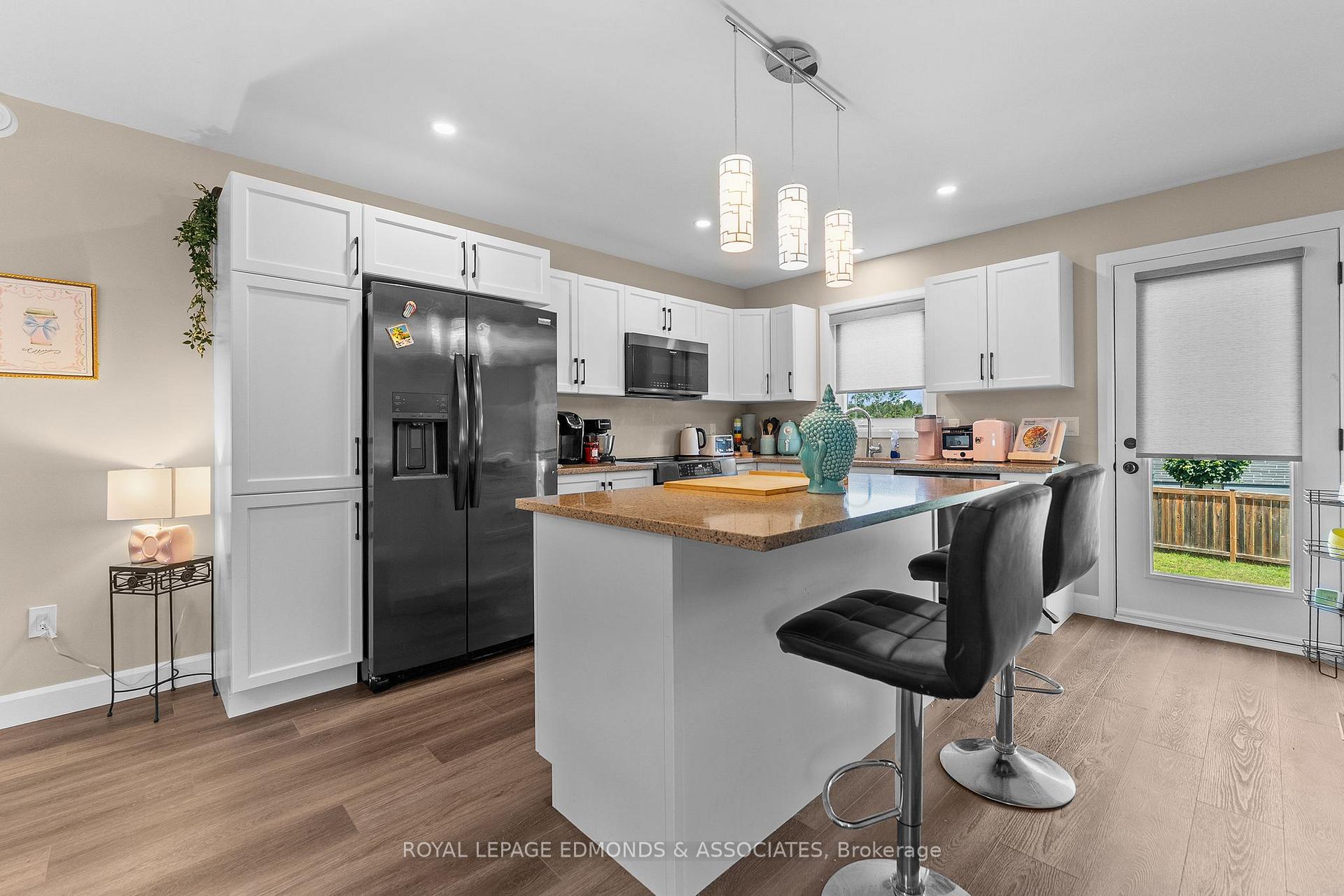 Photo 12 of 1313 Blakely Crescent, Pembroke, Pembroke — HOMEH